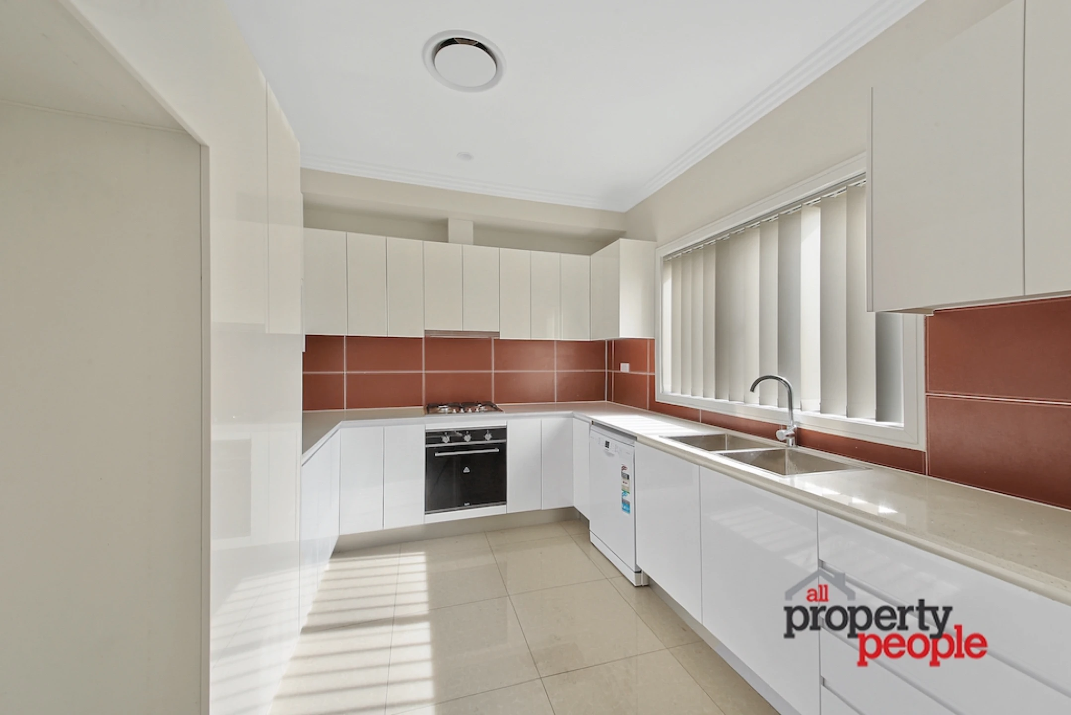4 / 16 Groundsel Avenue, Macquarie Fields NSW 2564, Macquarie Fields - Thumbnail 2