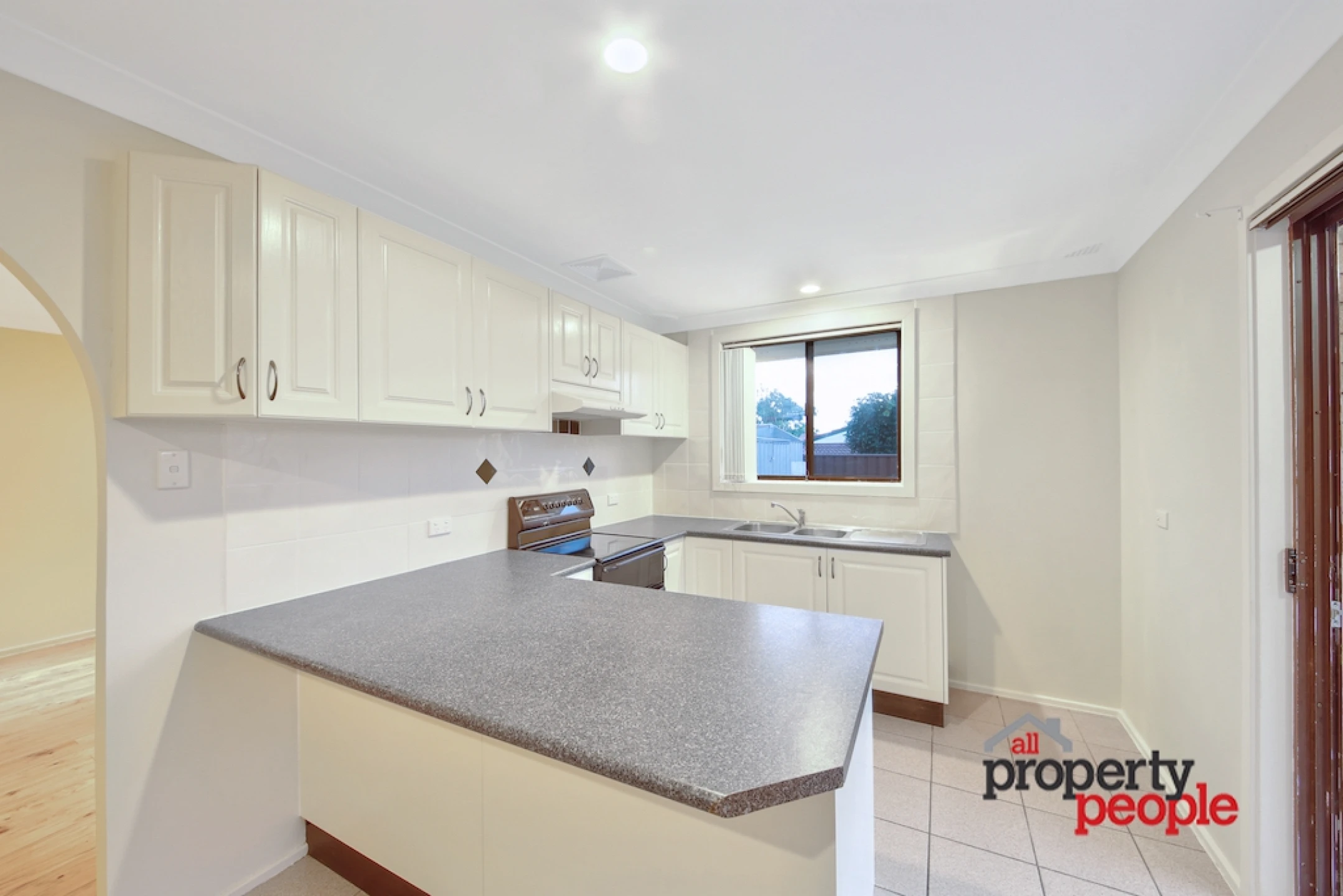 8 / 120 Oxford Road, Ingleburn NSW 2565, Ingleburn - Thumbnail 2