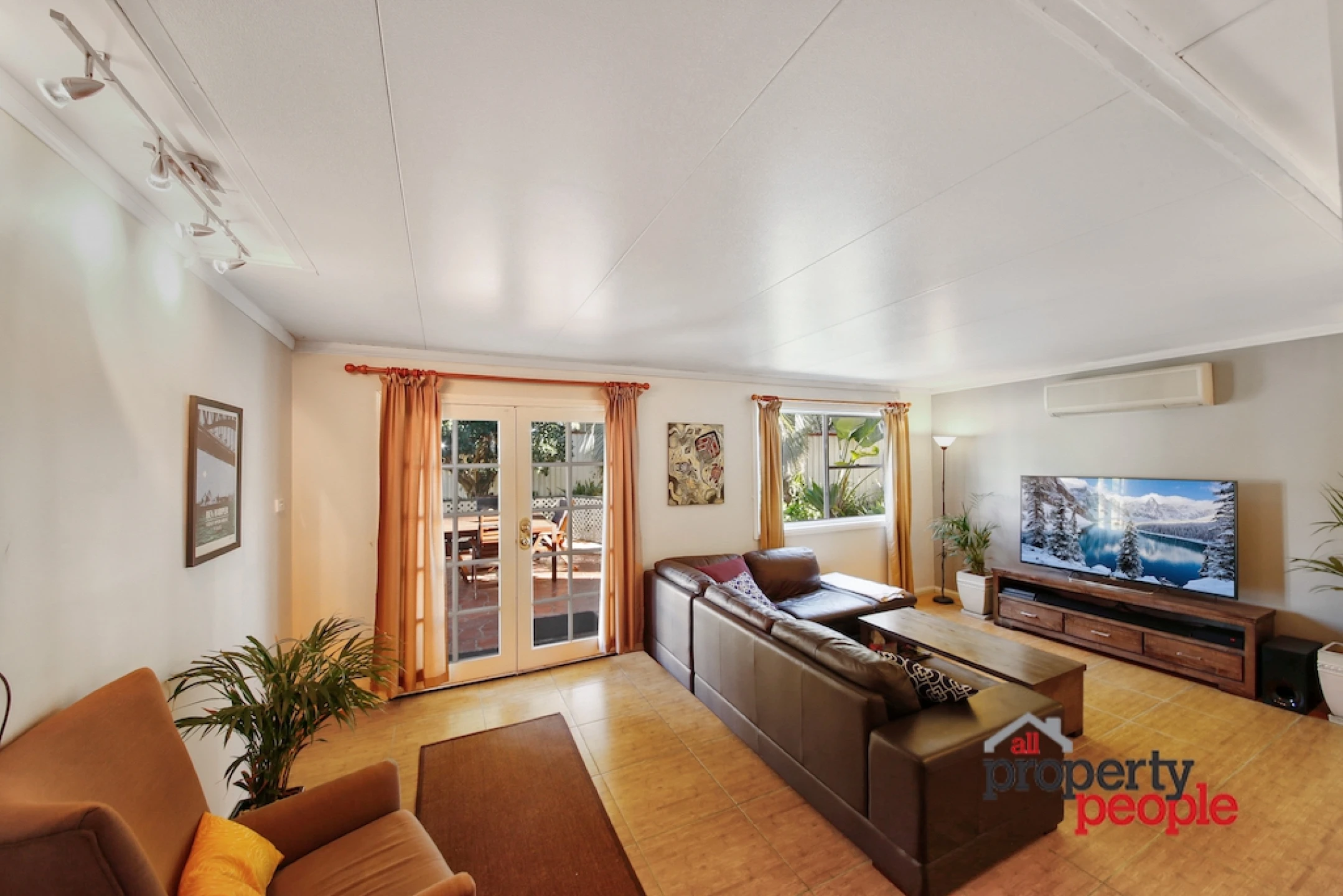 2 Cranberry Street, Macquarie Fields NSW 2564, Macquarie Fields - Thumbnail 2