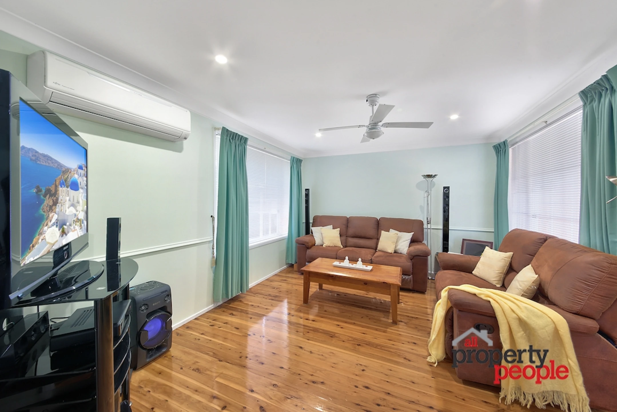 11 Correa Place, Macquarie Fields NSW 2564, Macquarie Fields - Thumbnail 2