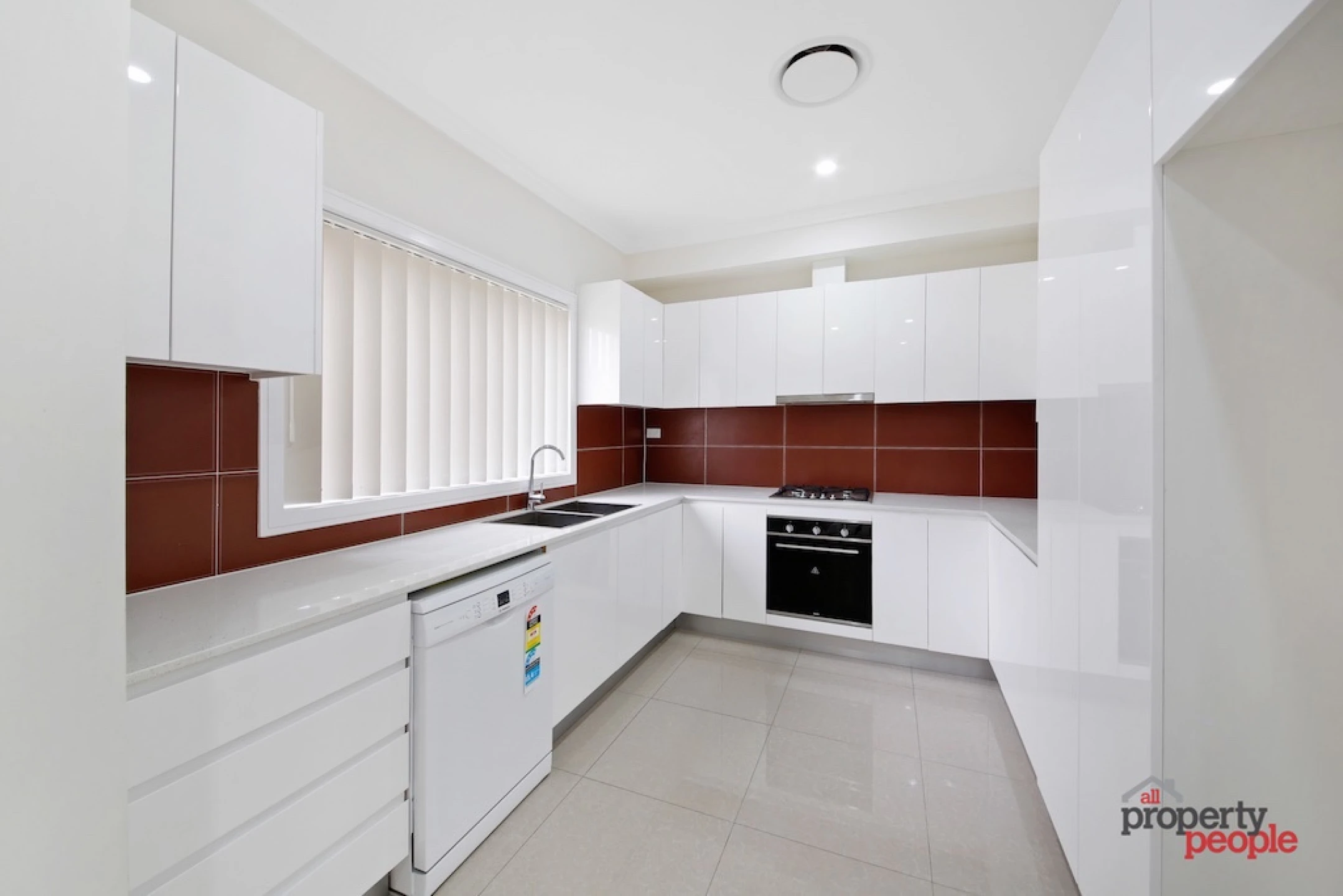 3 / 16 Groundsel Avenue, Macquarie Fields NSW 2564, Macquarie Fields - Thumbnail 2