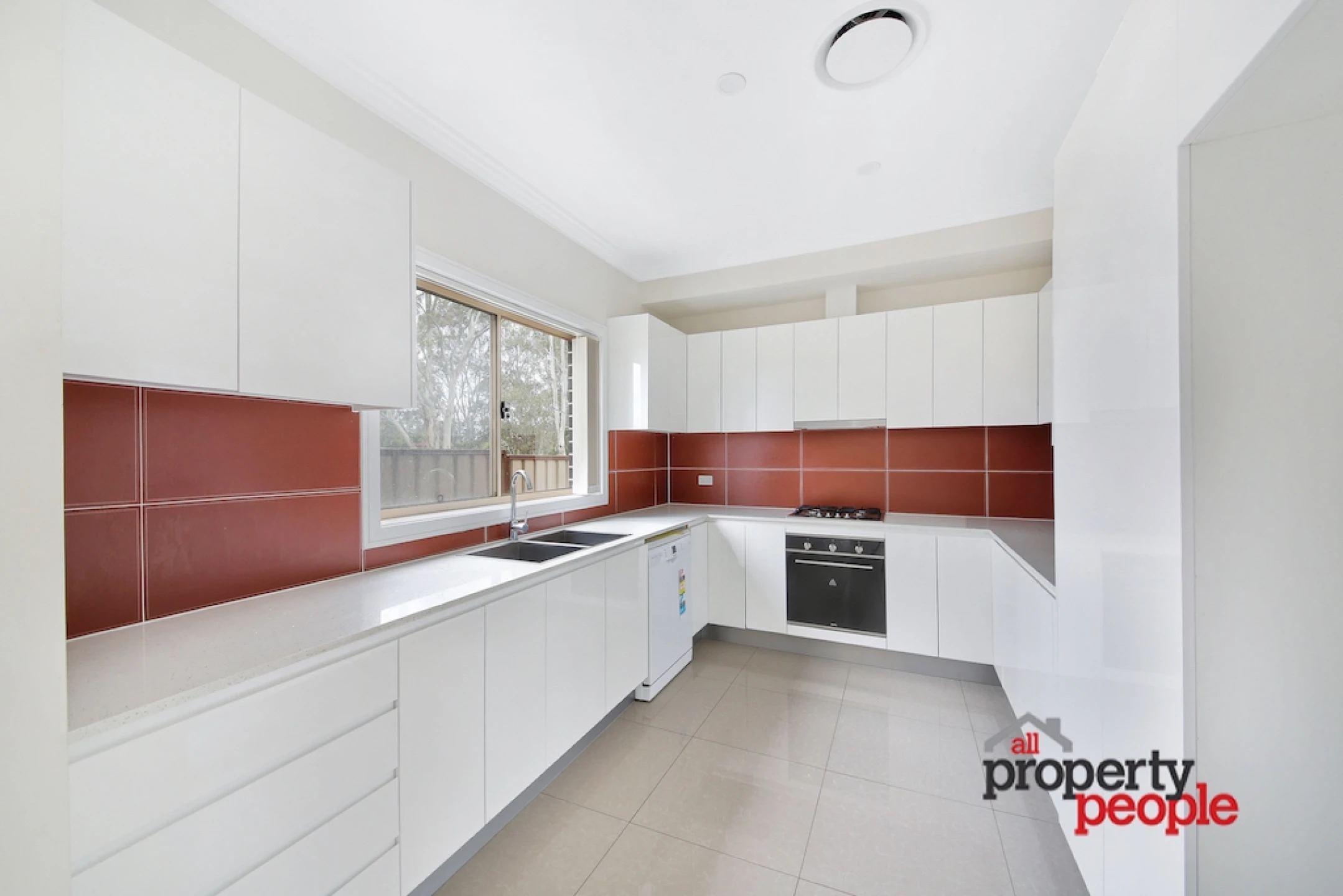 2 / 16 Groundsel Avenue, Macquarie Fields NSW 2564, Macquarie Fields - Thumbnail 2
