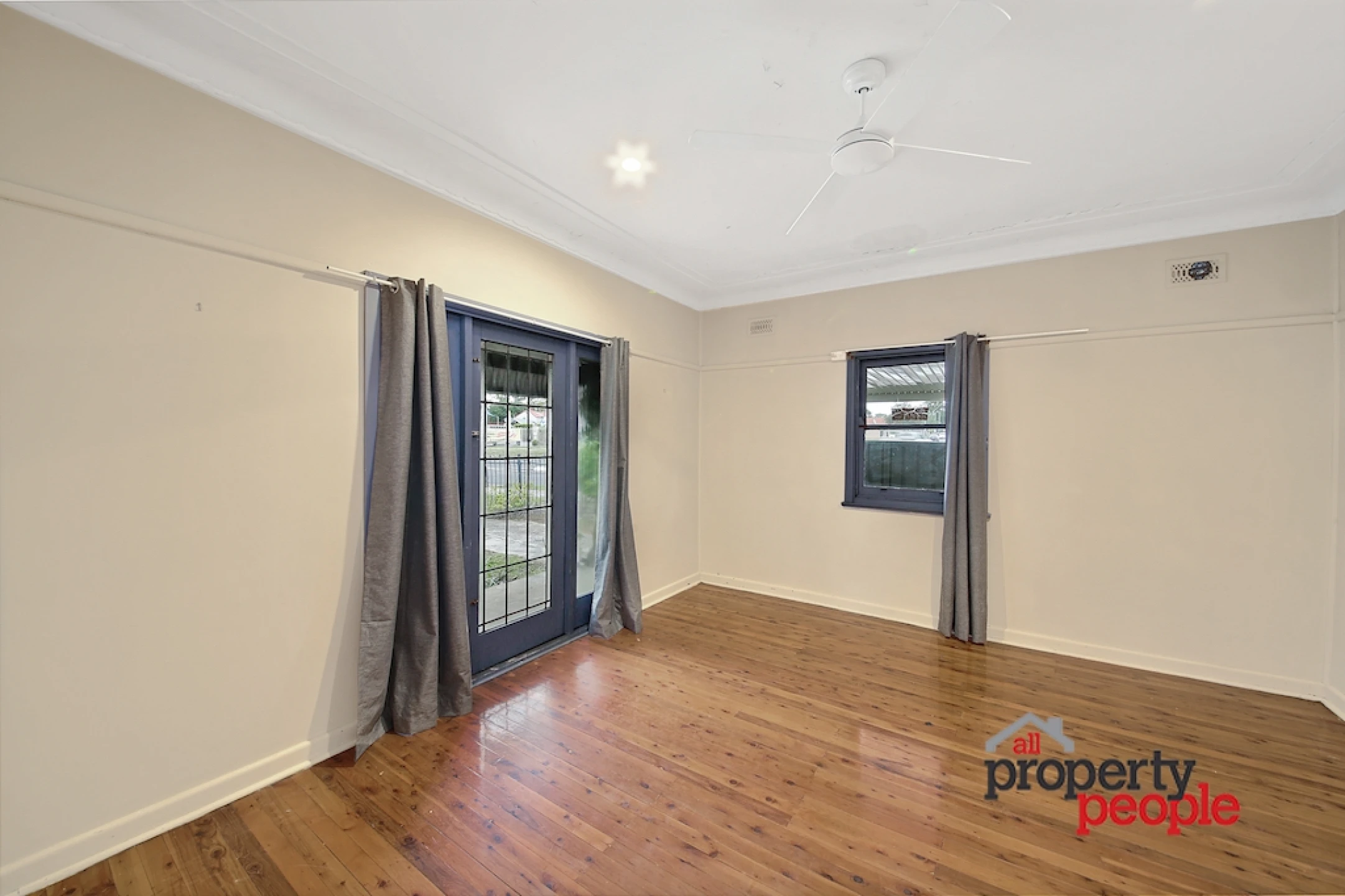 10 Macquarie Road, Ingleburn NSW 2565, Ingleburn - Thumbnail 2