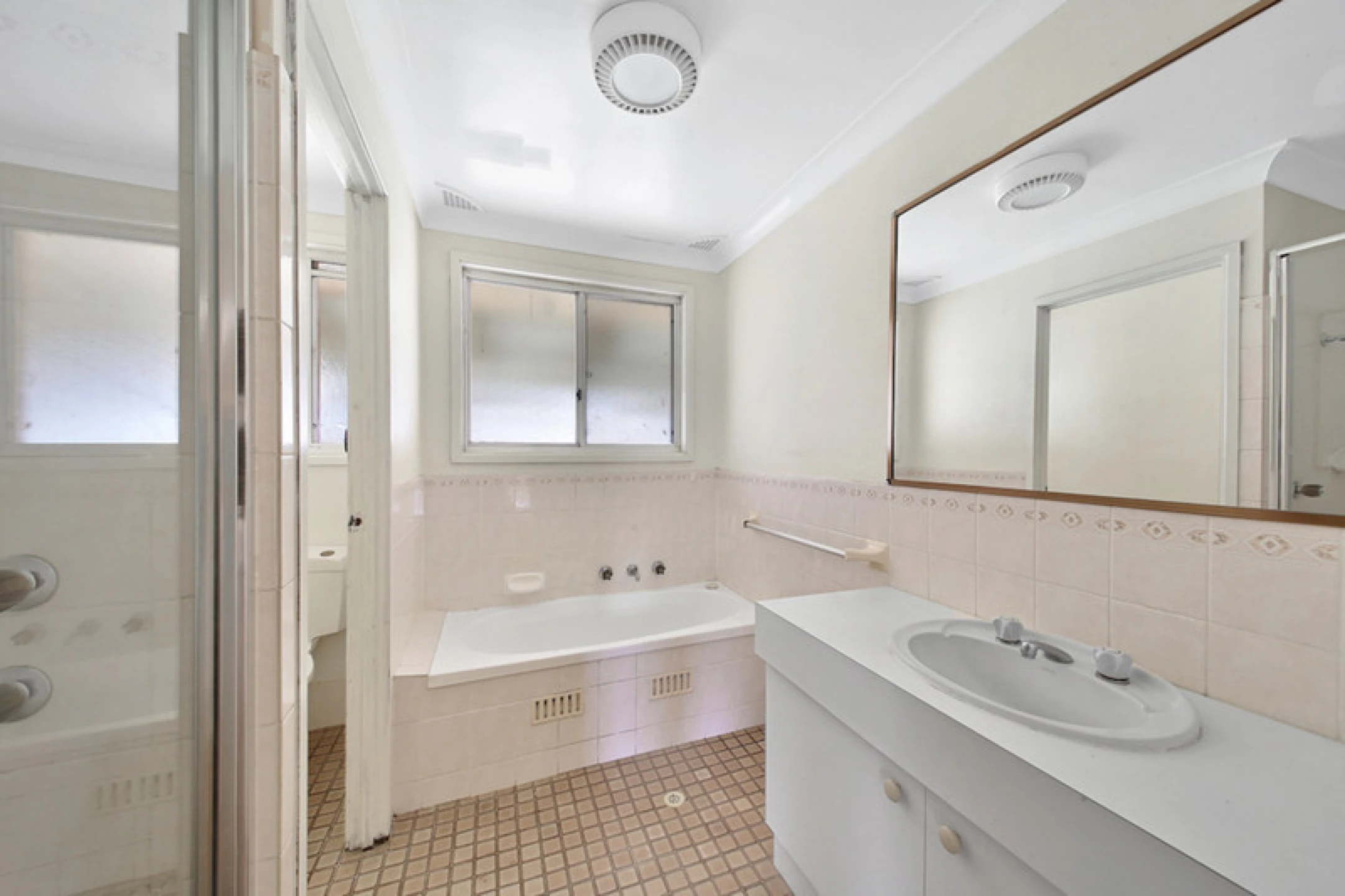 20 Adrian Street, Macquarie Fields NSW 2564, Macquarie Fields - Thumbnail 4