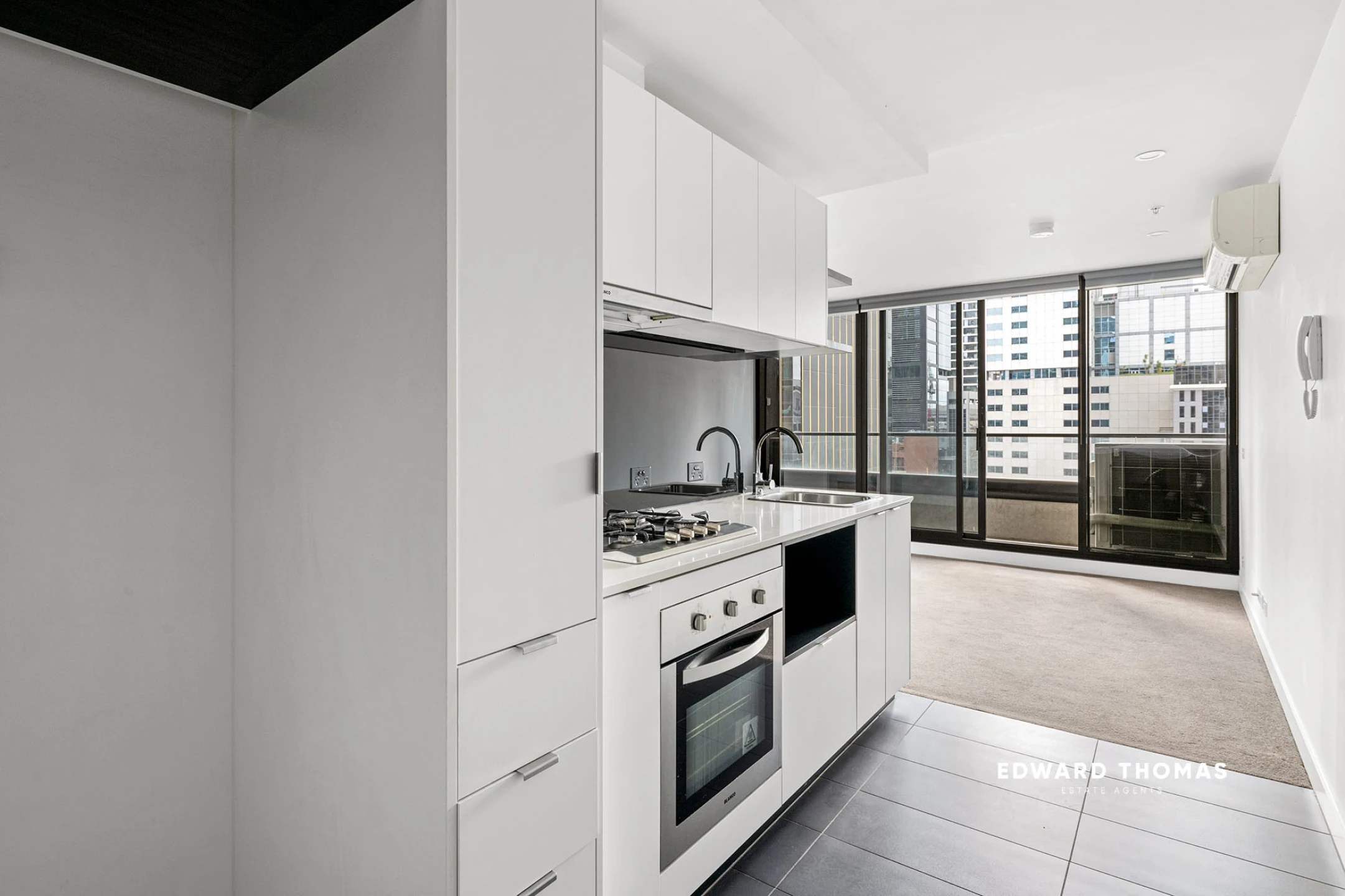 1702 / 7 Katherine Place, Melbourne VIC 3000, Melbourne - Thumbnail 4