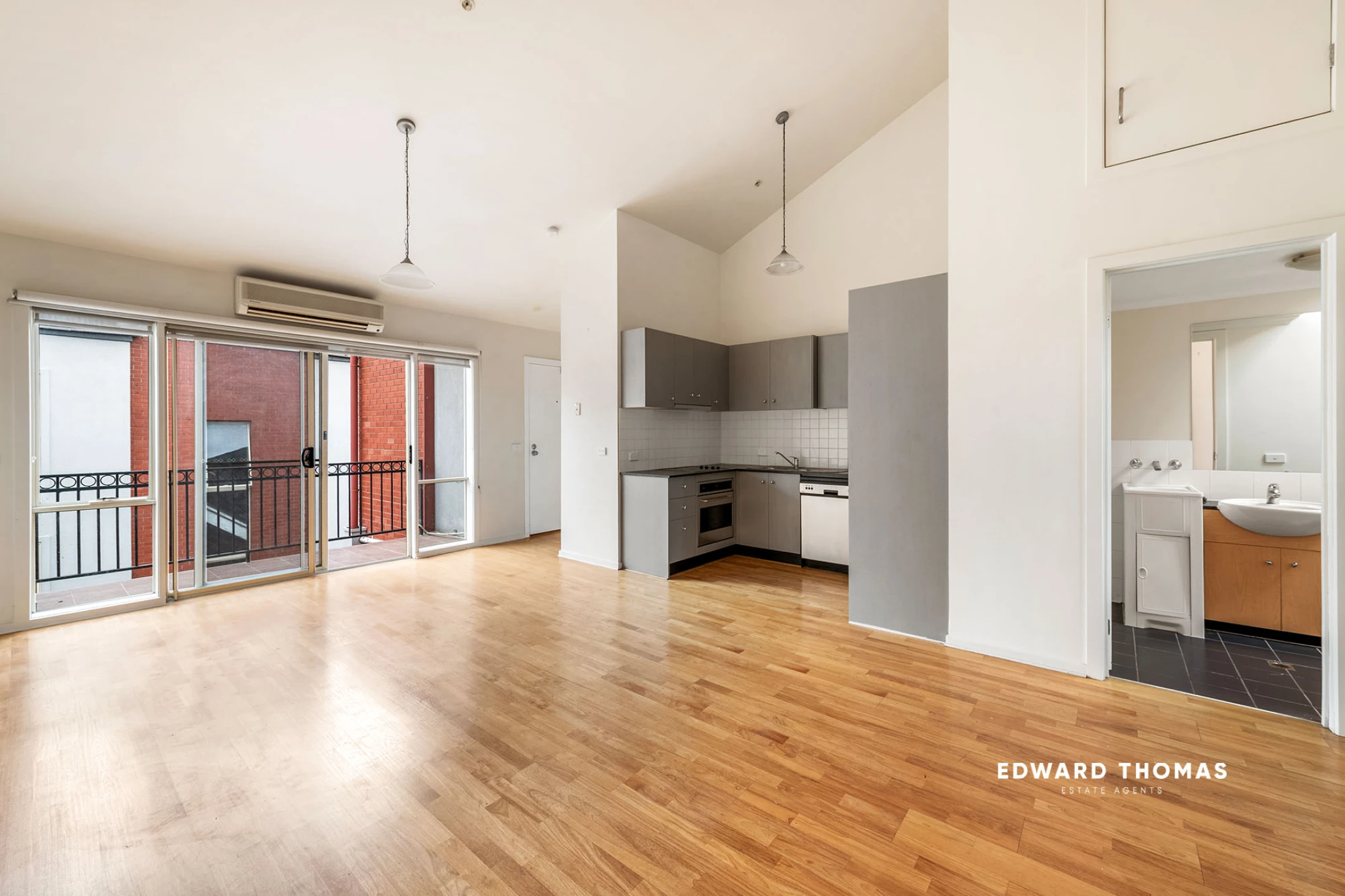 15 / 8 Mawbey Street, Kensington VIC 3031, Kensington - Thumbnail 2
