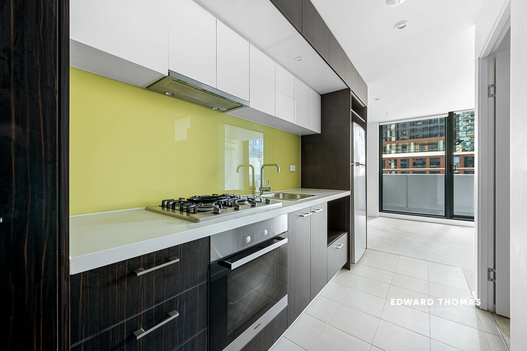 1102 / 5 Sutherland Street, Melbourne VIC 3000, Melbourne - Thumbnail 3