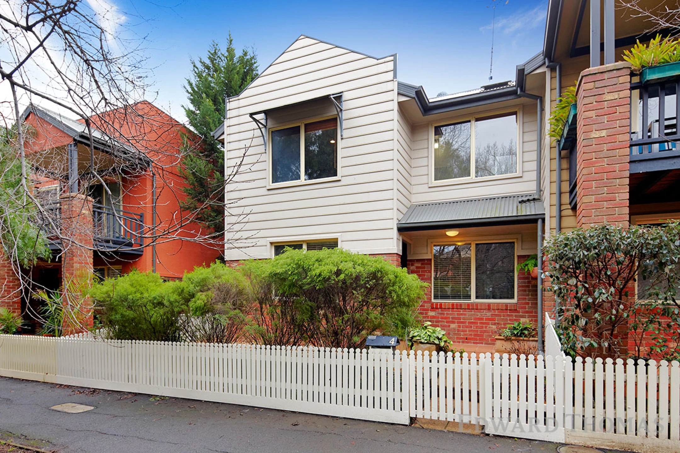 4 Cuffe Walk, Kensington VIC 3031, Kensington - Thumbnail 2