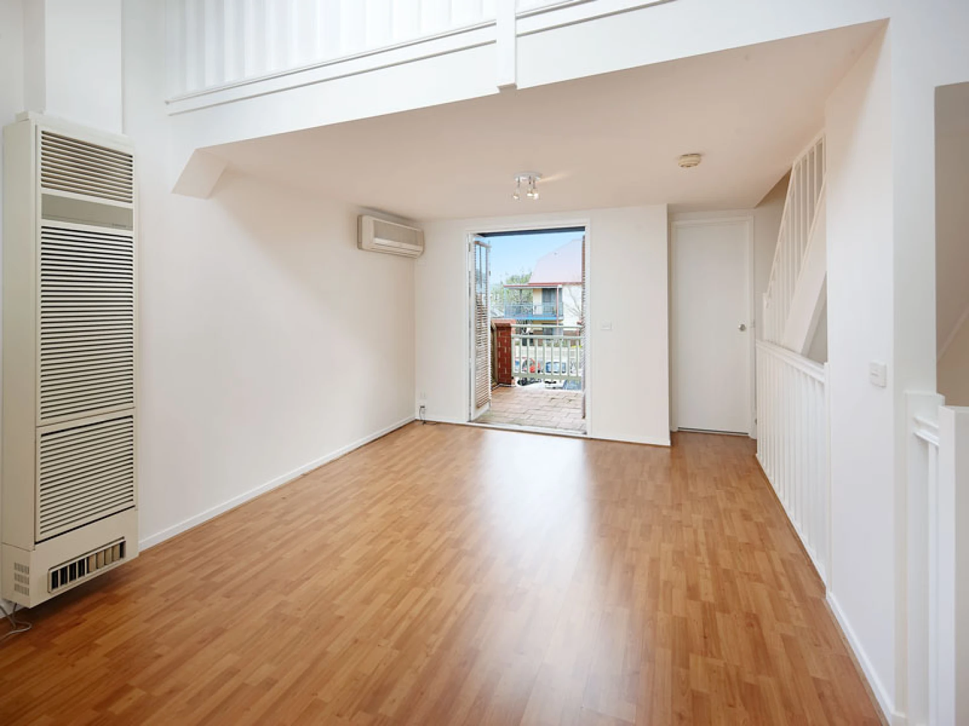 6 Sims Square, Kensington VIC 3031, Kensington - Thumbnail 3