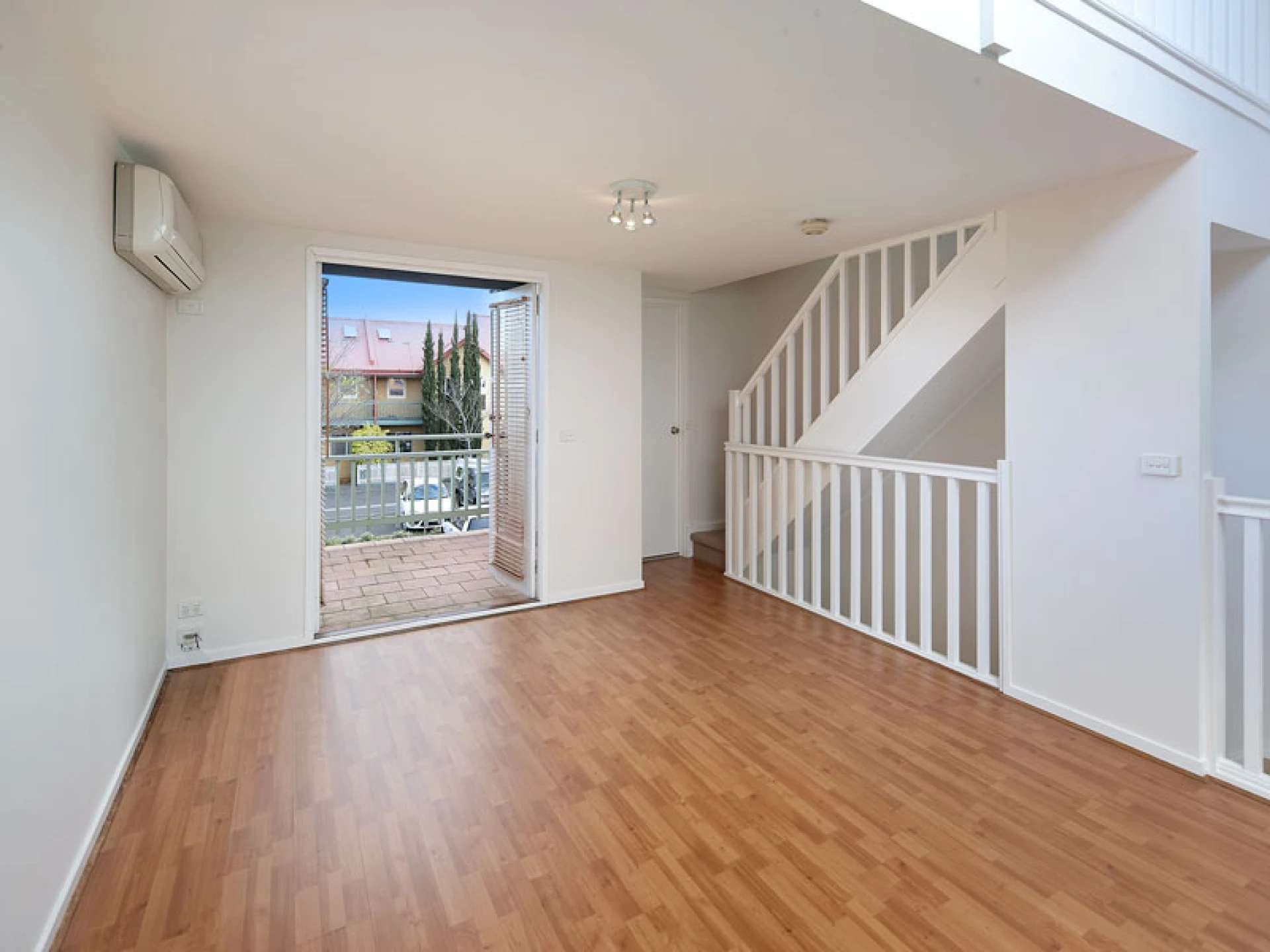 6 Sims Square, Kensington VIC 3031, Kensington - Thumbnail 4