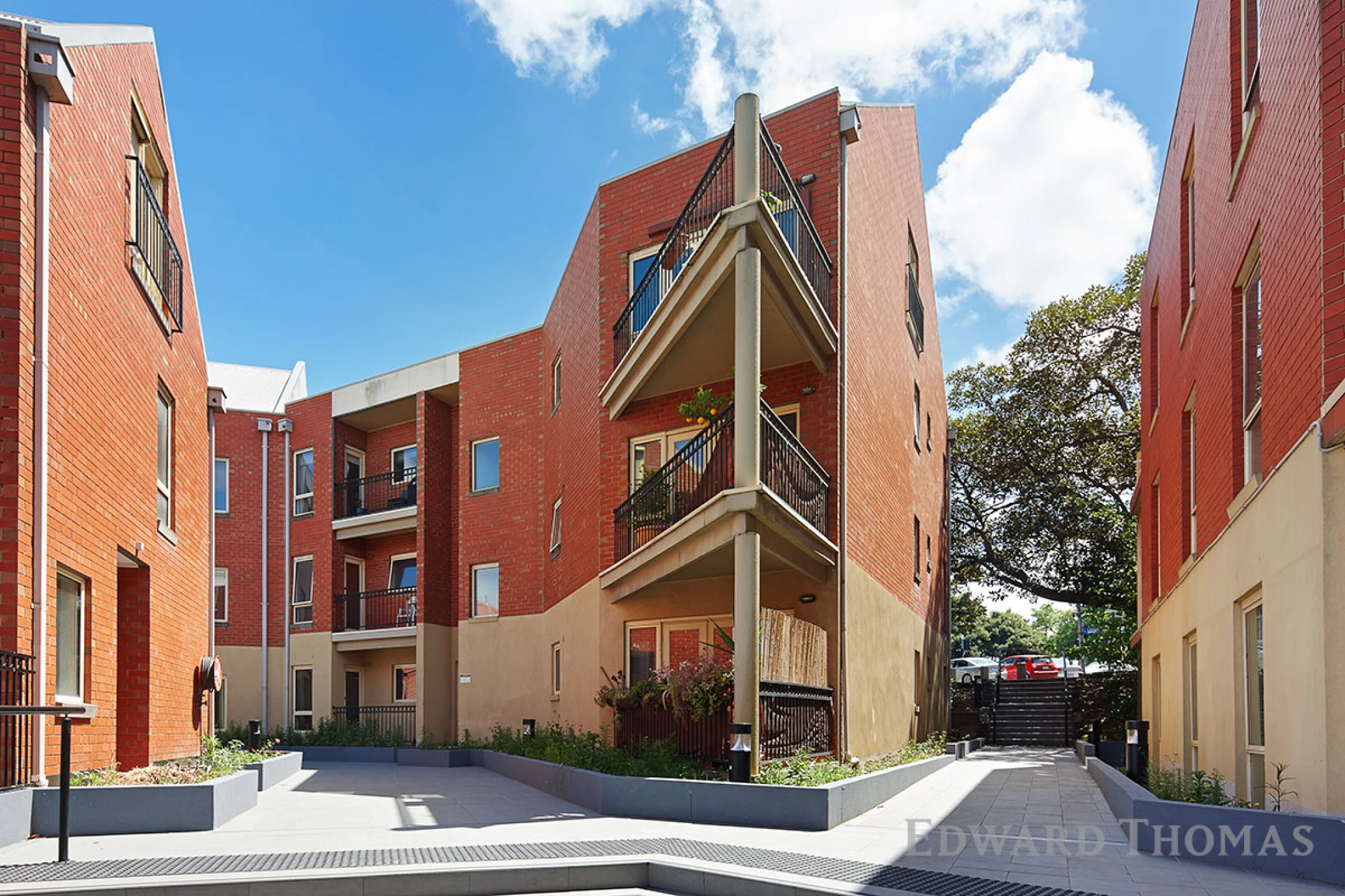 2 / 2 Howlett Street, Kensington VIC 3031, Kensington - Thumbnail 2