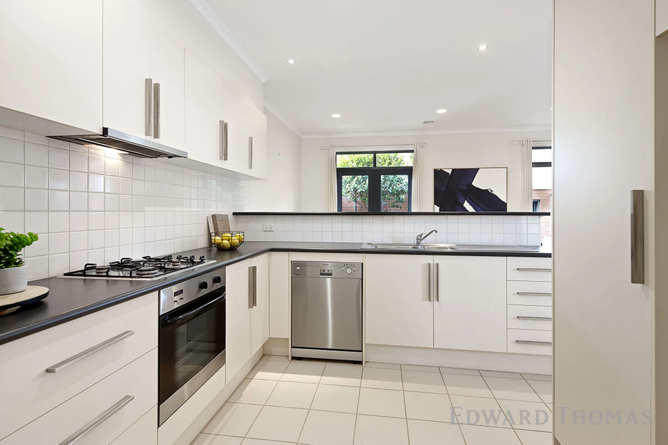 72 Newton Street, Kensington VIC 3031, Kensington - Thumbnail 7