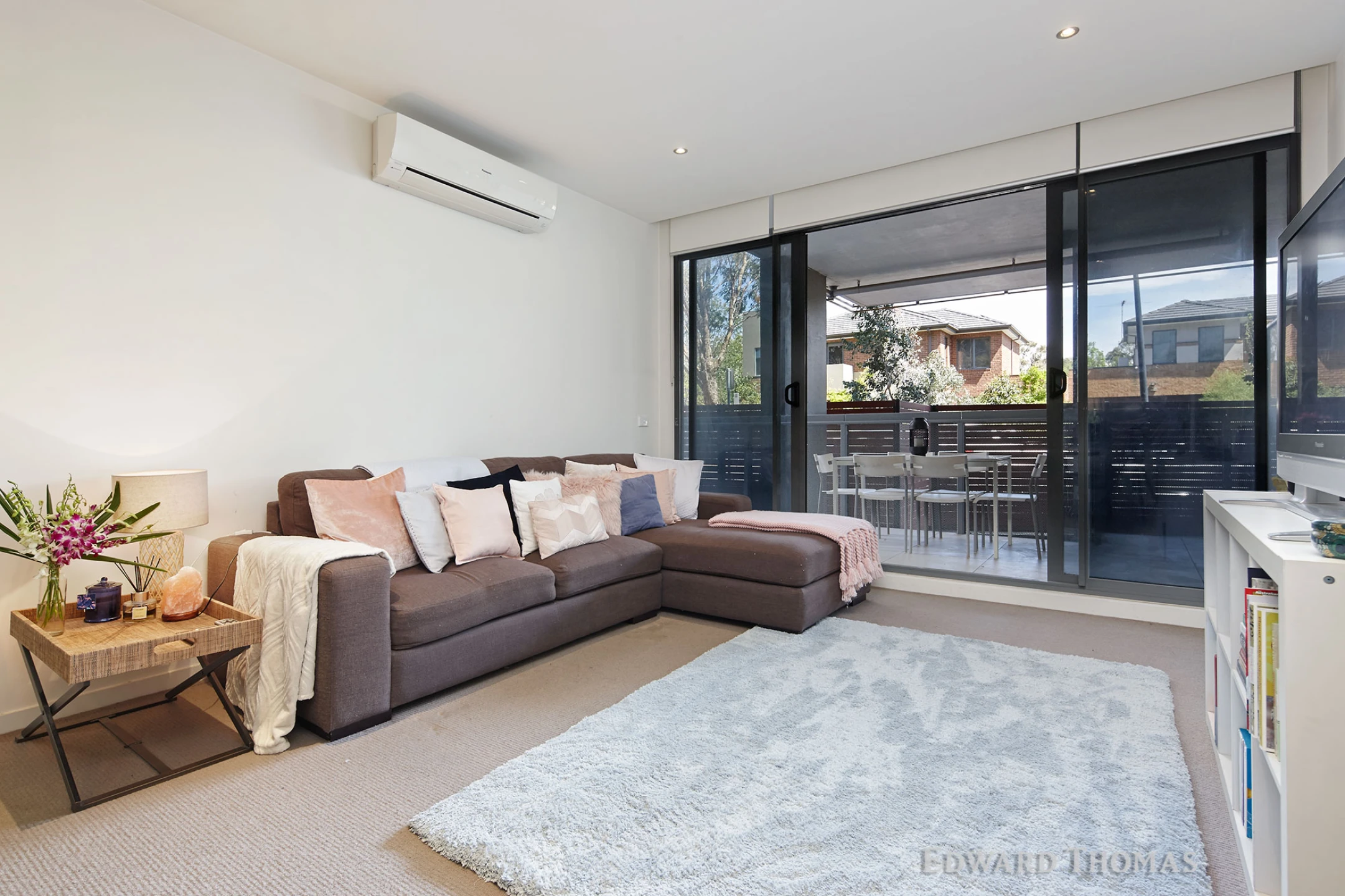 Property enquiry form background image