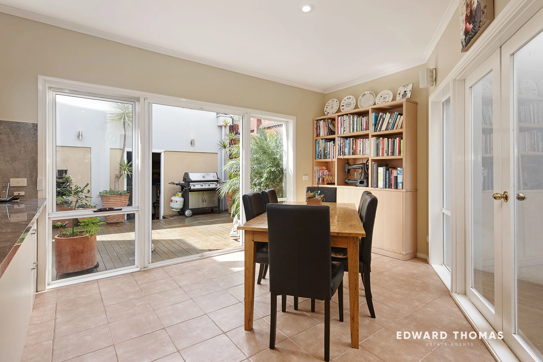 8 Lascelles Square, Kensington VIC 3031, Kensington - Thumbnail 4