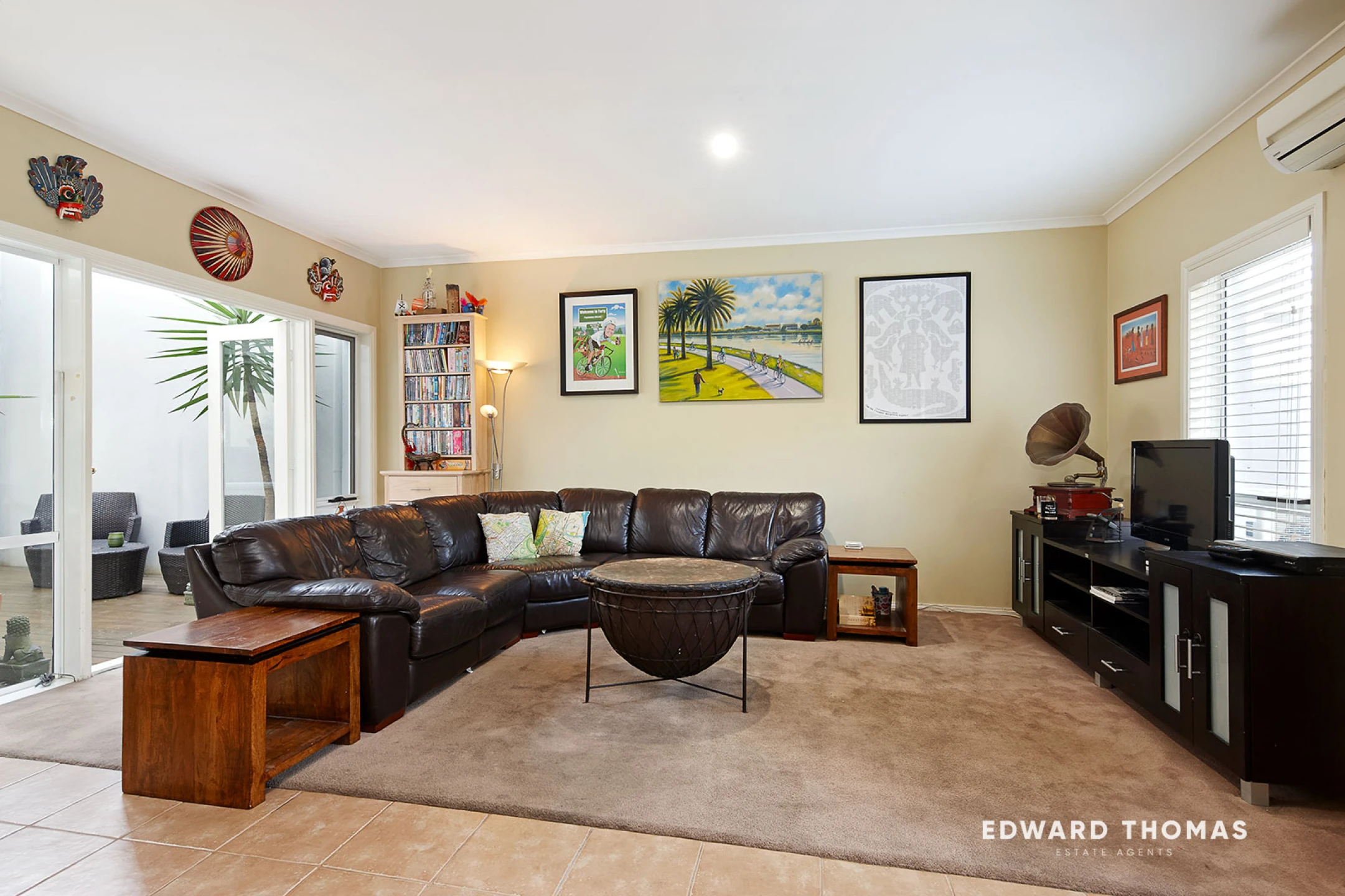 8 Lascelles Square, Kensington VIC 3031, Kensington - Thumbnail 3