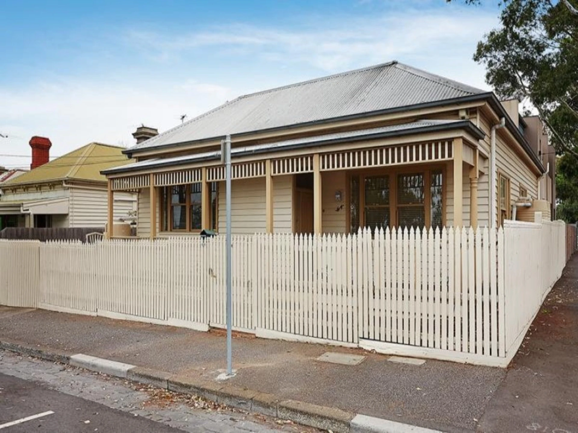 Property enquiry form background image