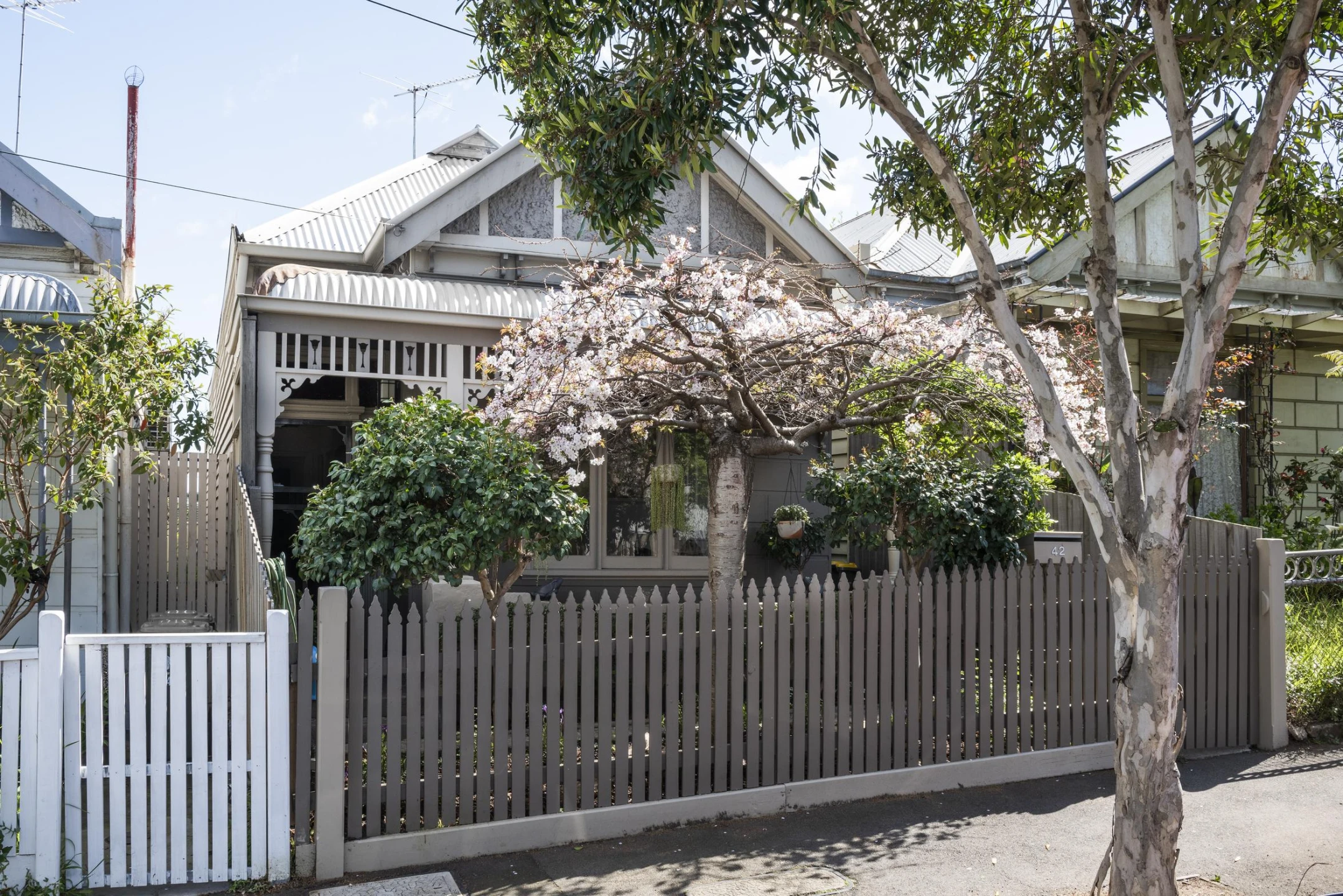 Property enquiry form background image