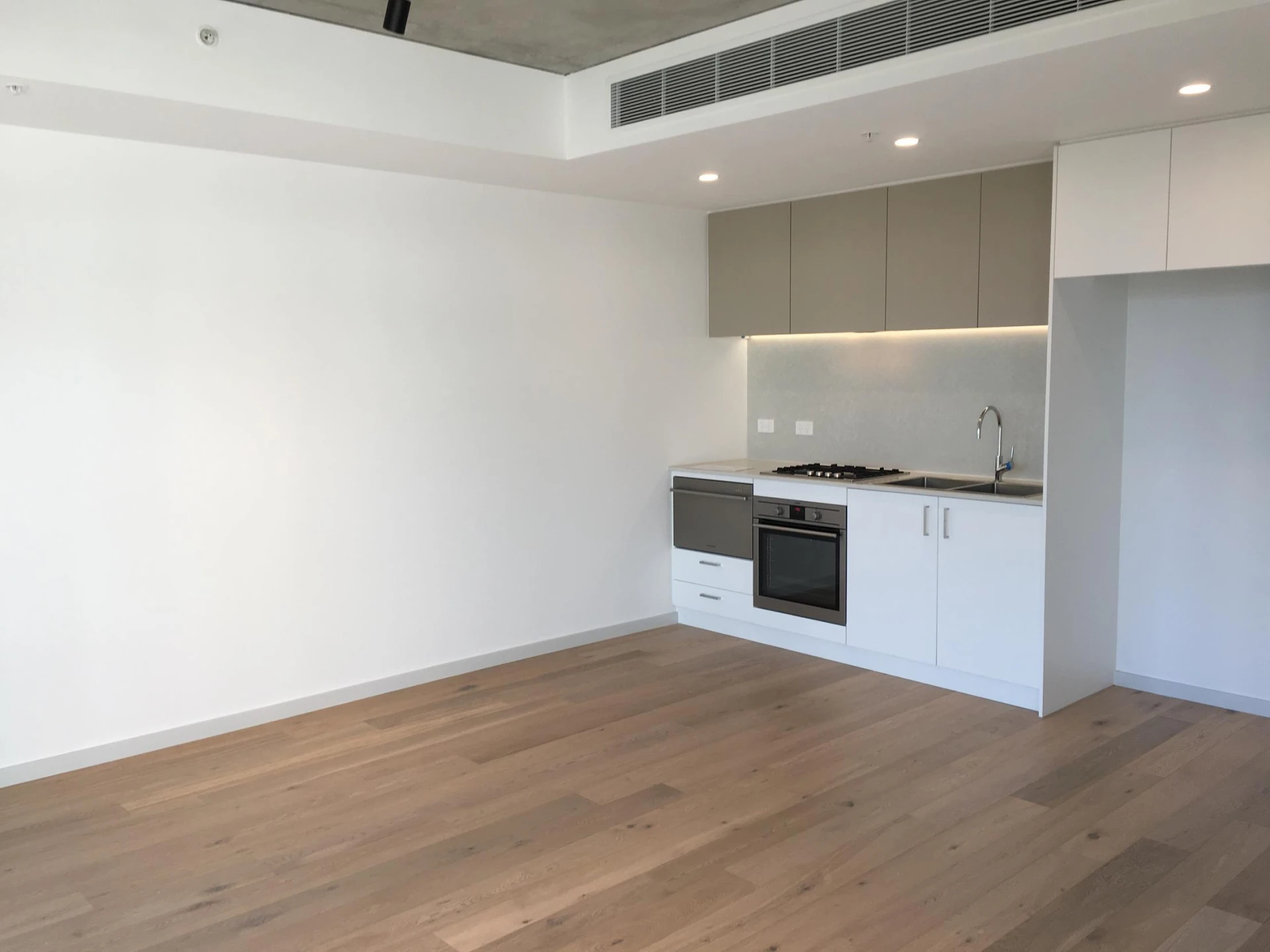 303 / 77 Hobsons Road, Kensington VIC 3031, Kensington - Thumbnail 6