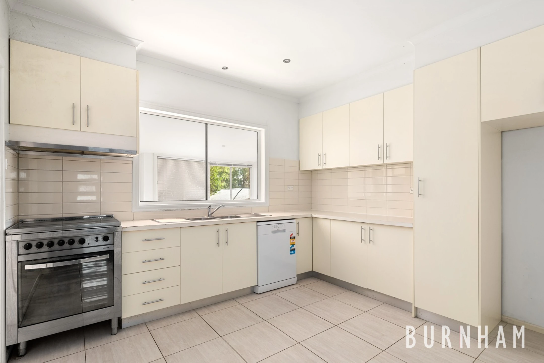 5 Dundalk Street, Sunshine VIC 3020, Sunshine - Thumbnail 4