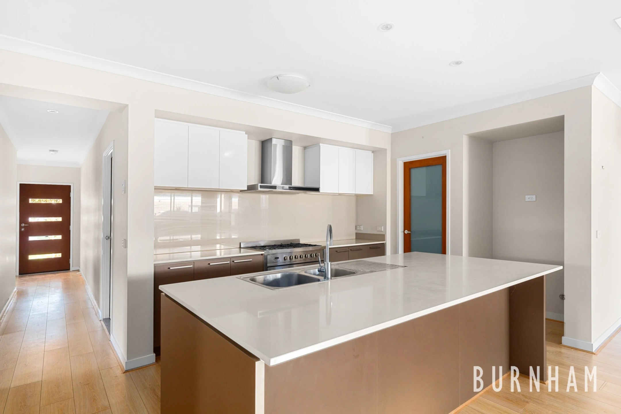 16 Taworri Crescent, Werribee VIC 3030, Werribee - Thumbnail 2