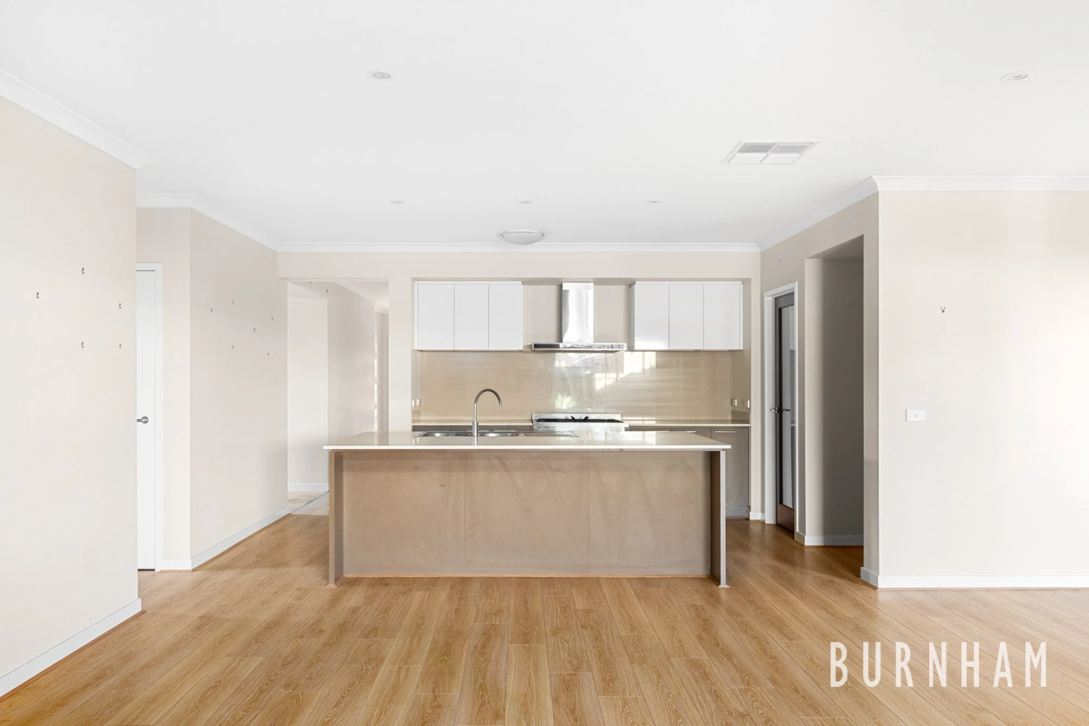 16 Taworri Crescent, Werribee VIC 3030, Werribee - Thumbnail 4
