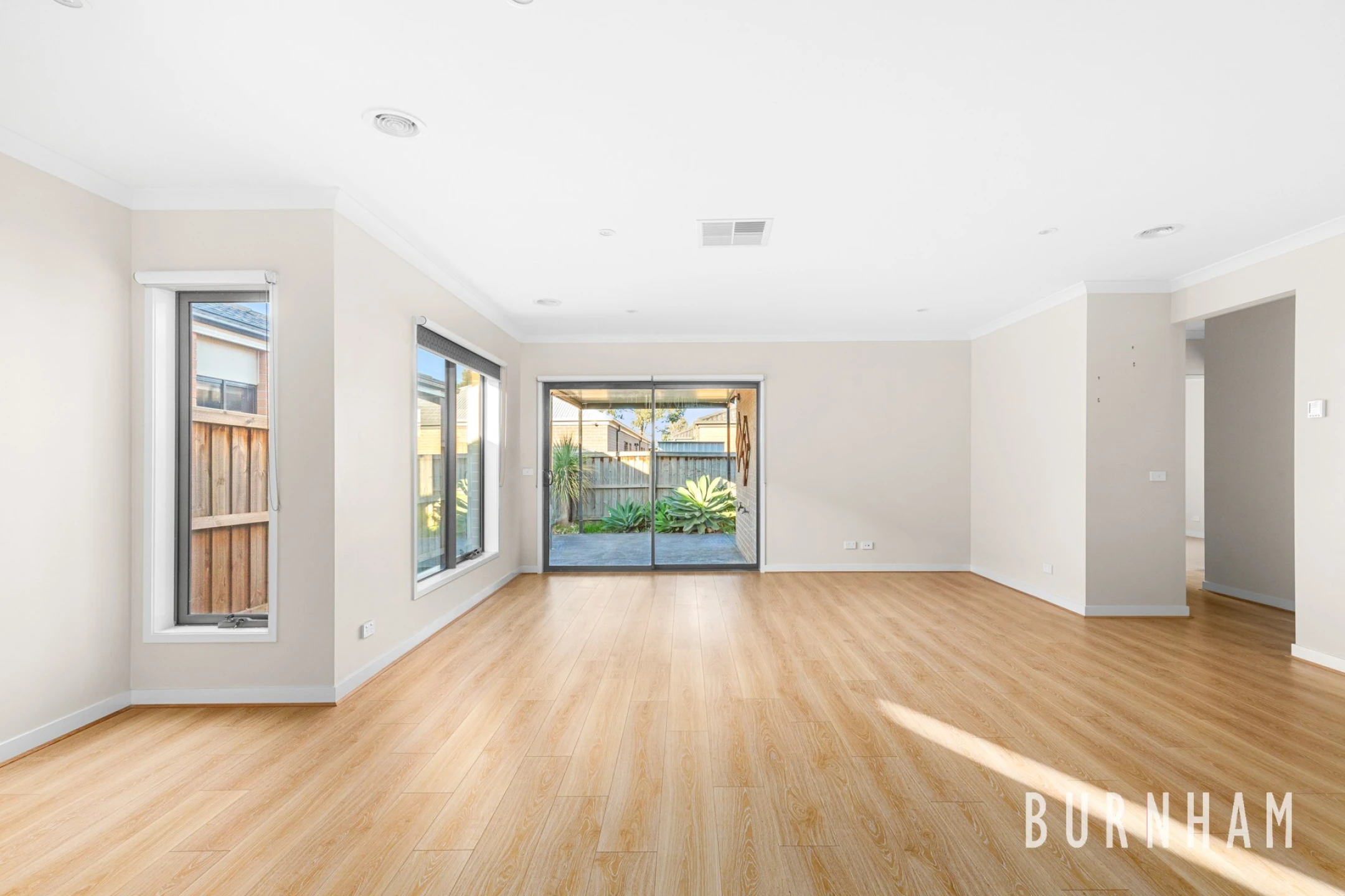 16 Taworri Crescent, Werribee VIC 3030, Werribee - Thumbnail 3