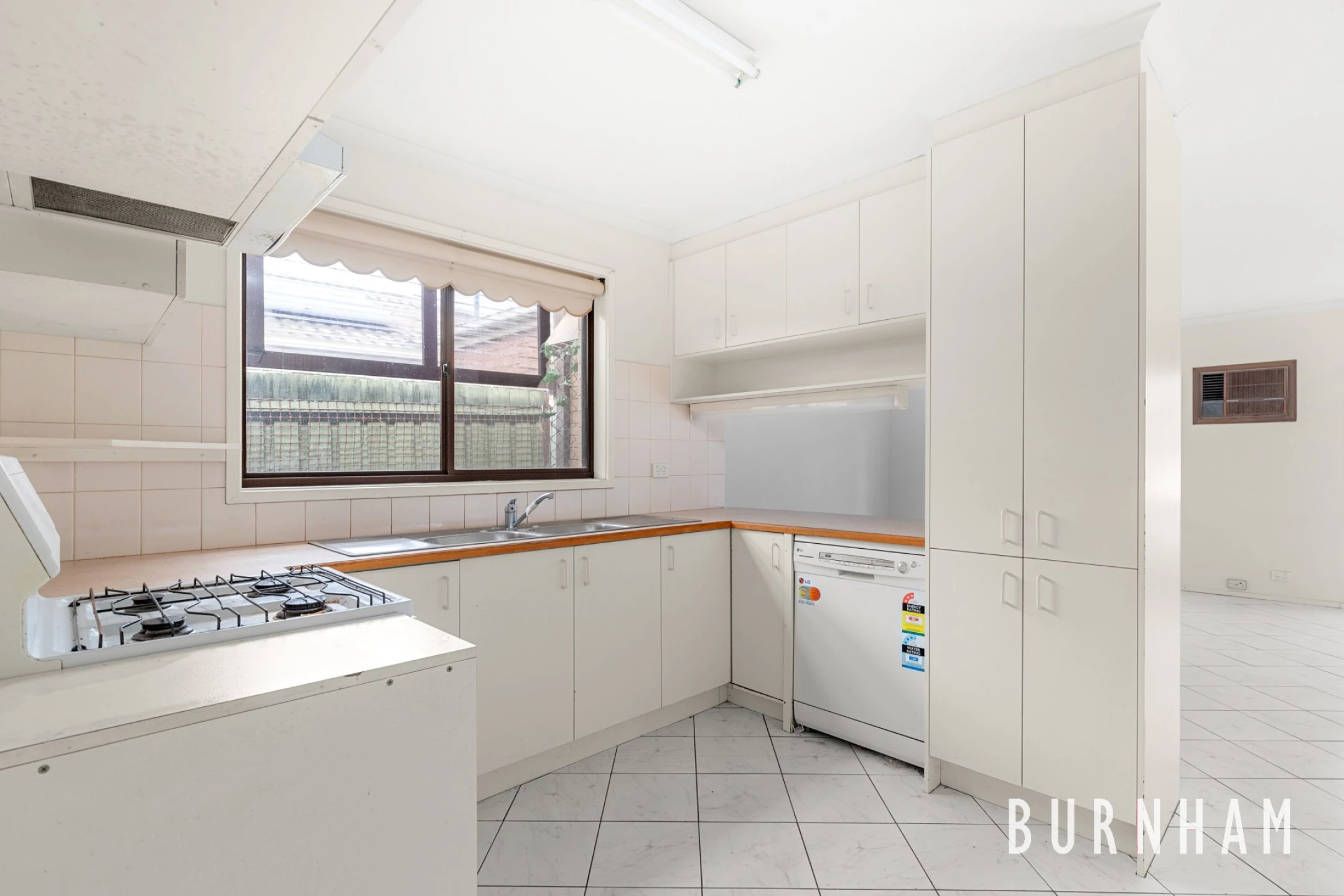 22 Mirabella Close, Werribee VIC 3030, Werribee - Thumbnail 3