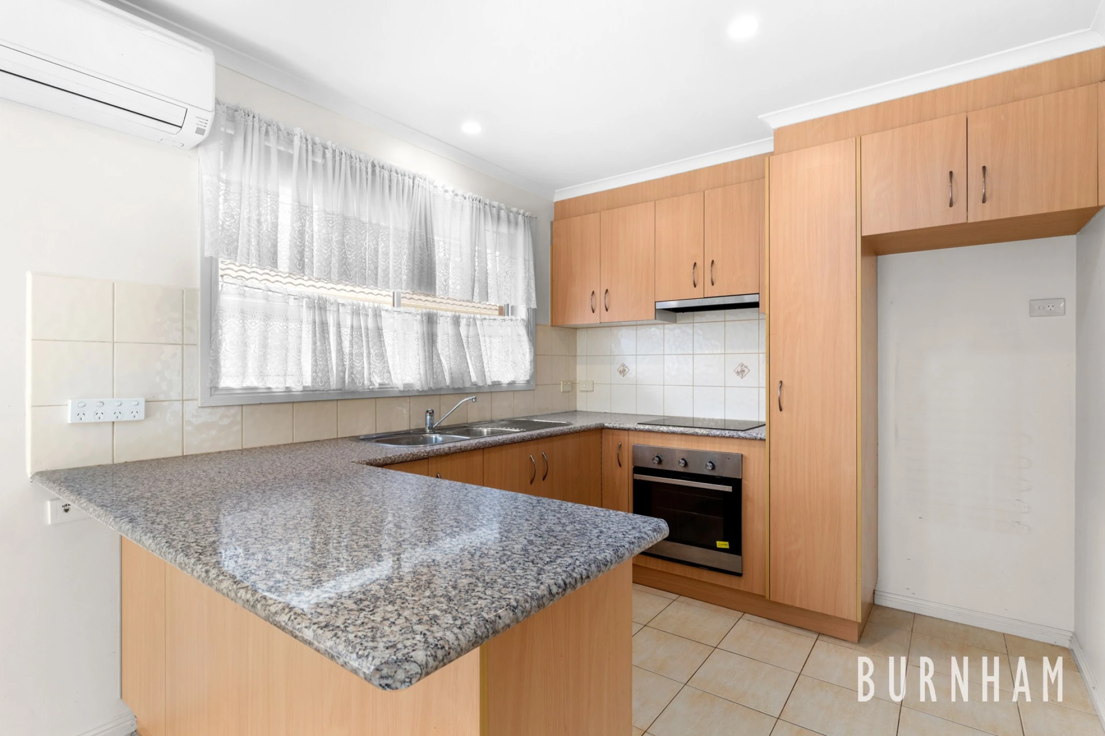 35 Roser Drive, Altona Meadows VIC 3028, Altona Meadows - Thumbnail 3