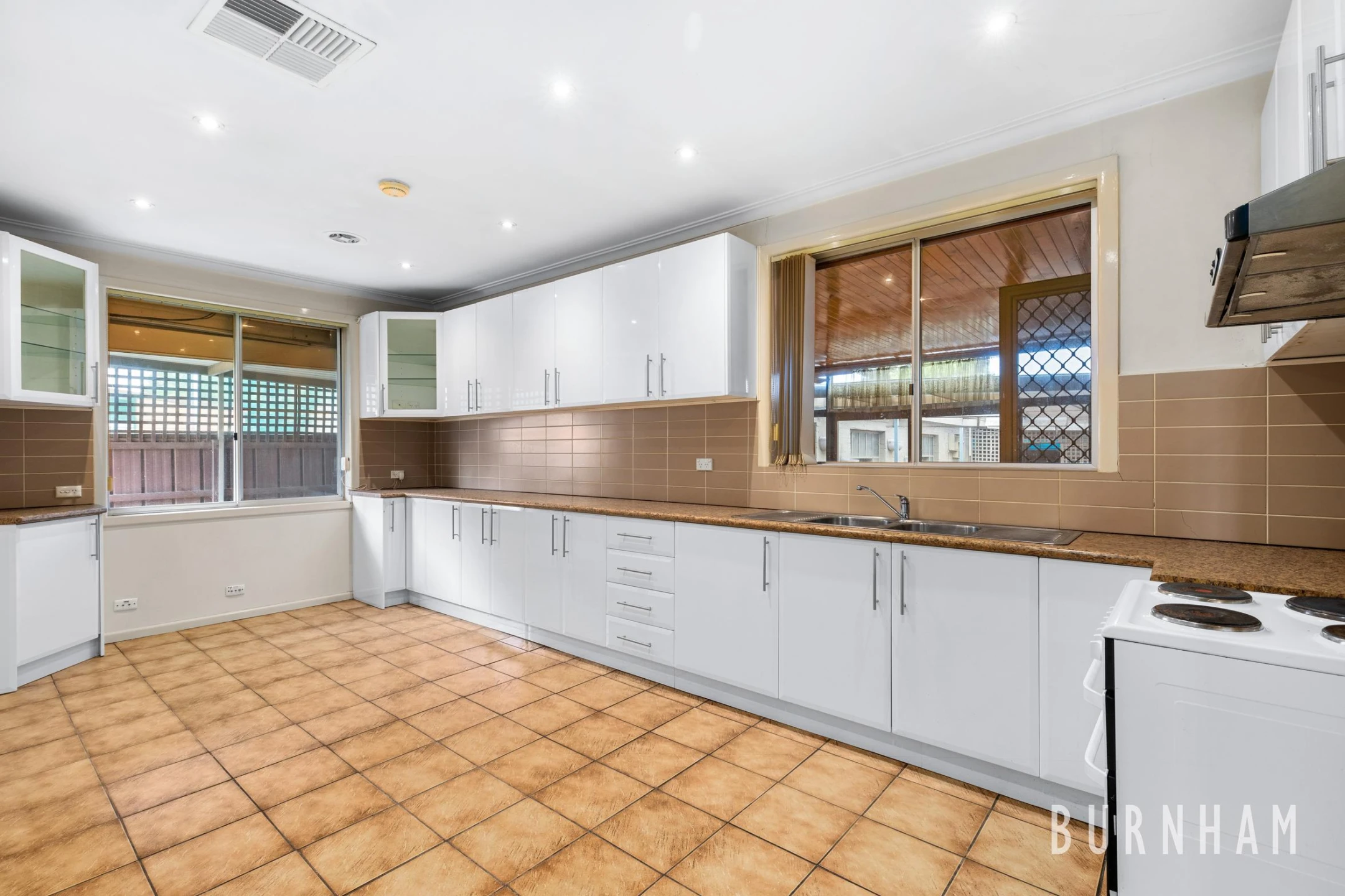 8 Heron Avenue, Sunshine North VIC 3020, Sunshine North - Thumbnail 2