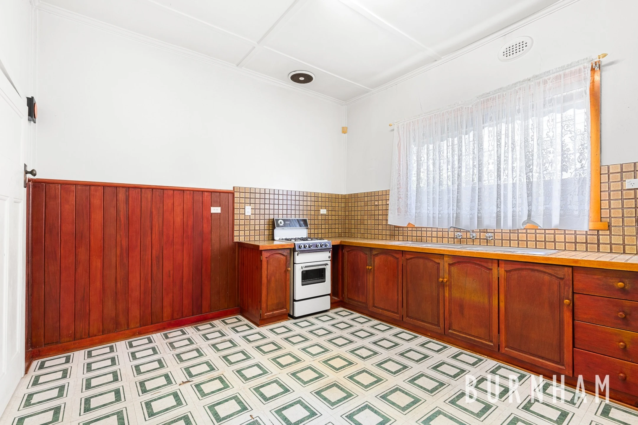 2 Brown Street, Newport VIC 3015, Newport - Thumbnail 2
