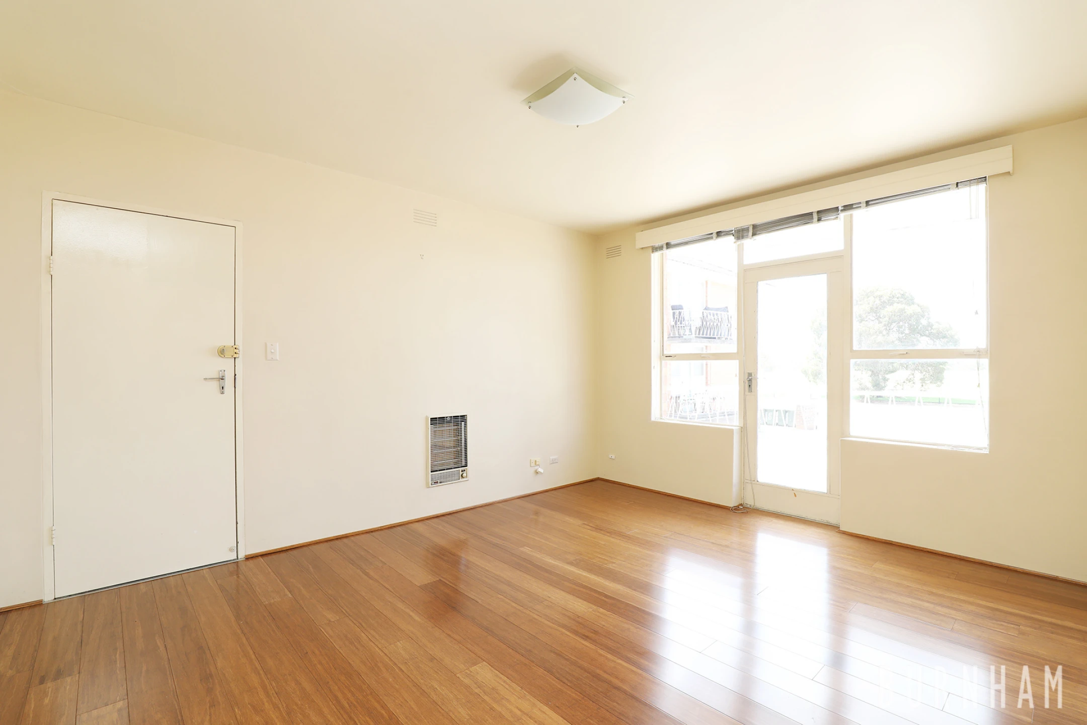 Unit 1 / 86 The Strand, Newport VIC 3015, Newport - Thumbnail 2