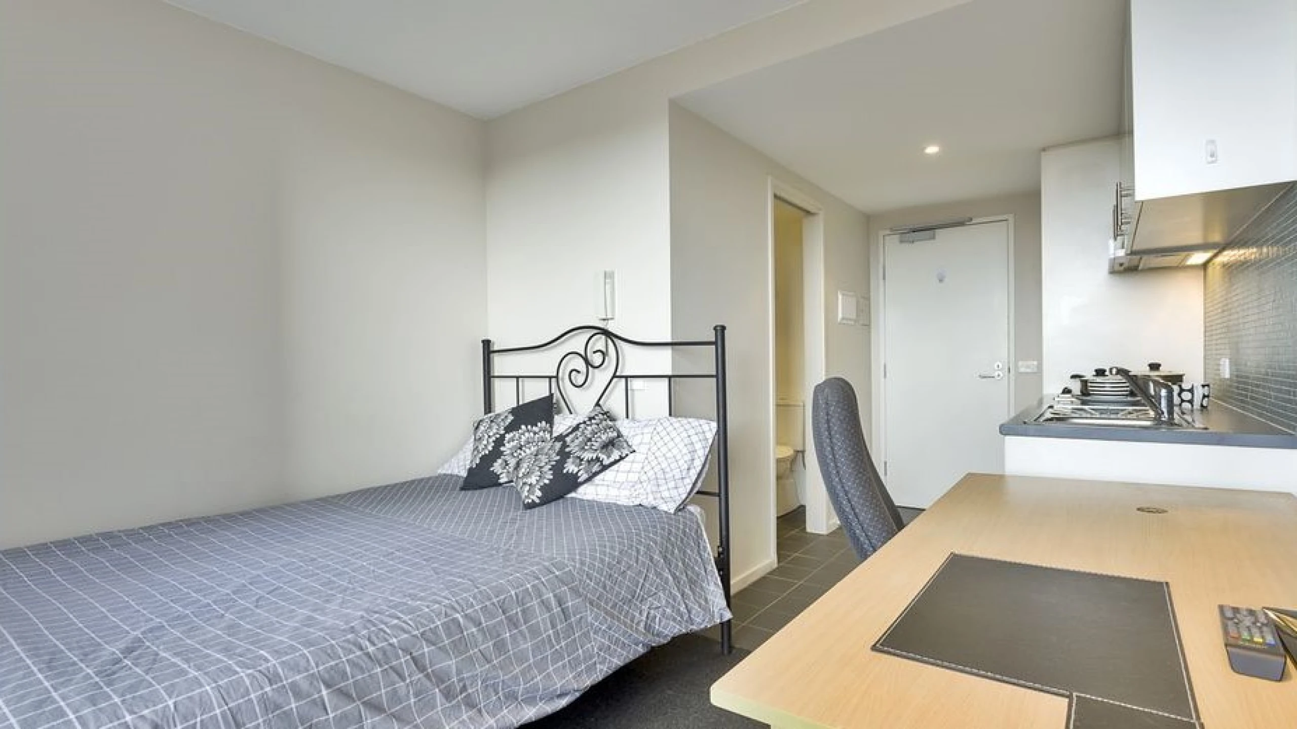 410 / 51 Gordon Street, Footscray VIC 3011, Footscray - Thumbnail 3