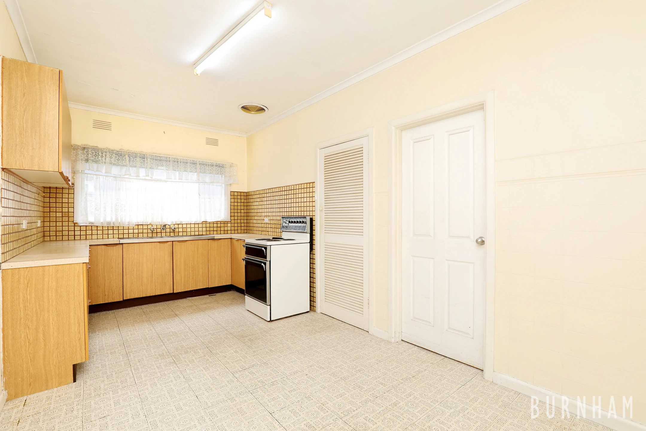 8 Dove Avenue, Altona VIC 3018, Altona - Thumbnail 3