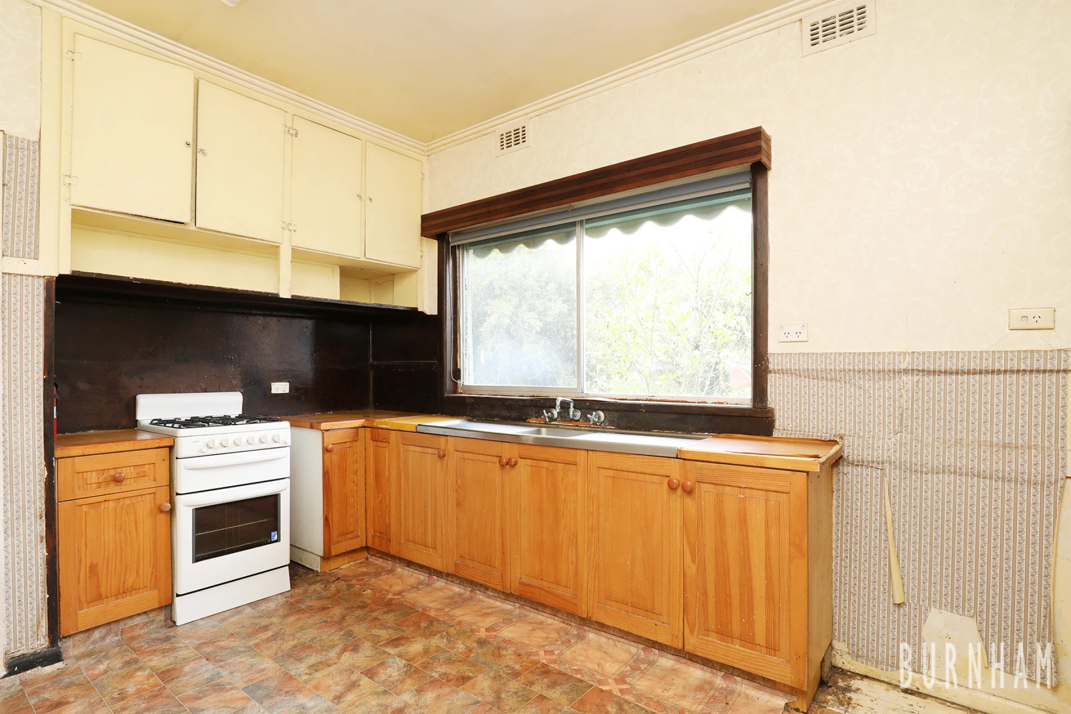 69 The Avenue, Spotswood VIC 3015, Spotswood - Thumbnail 2