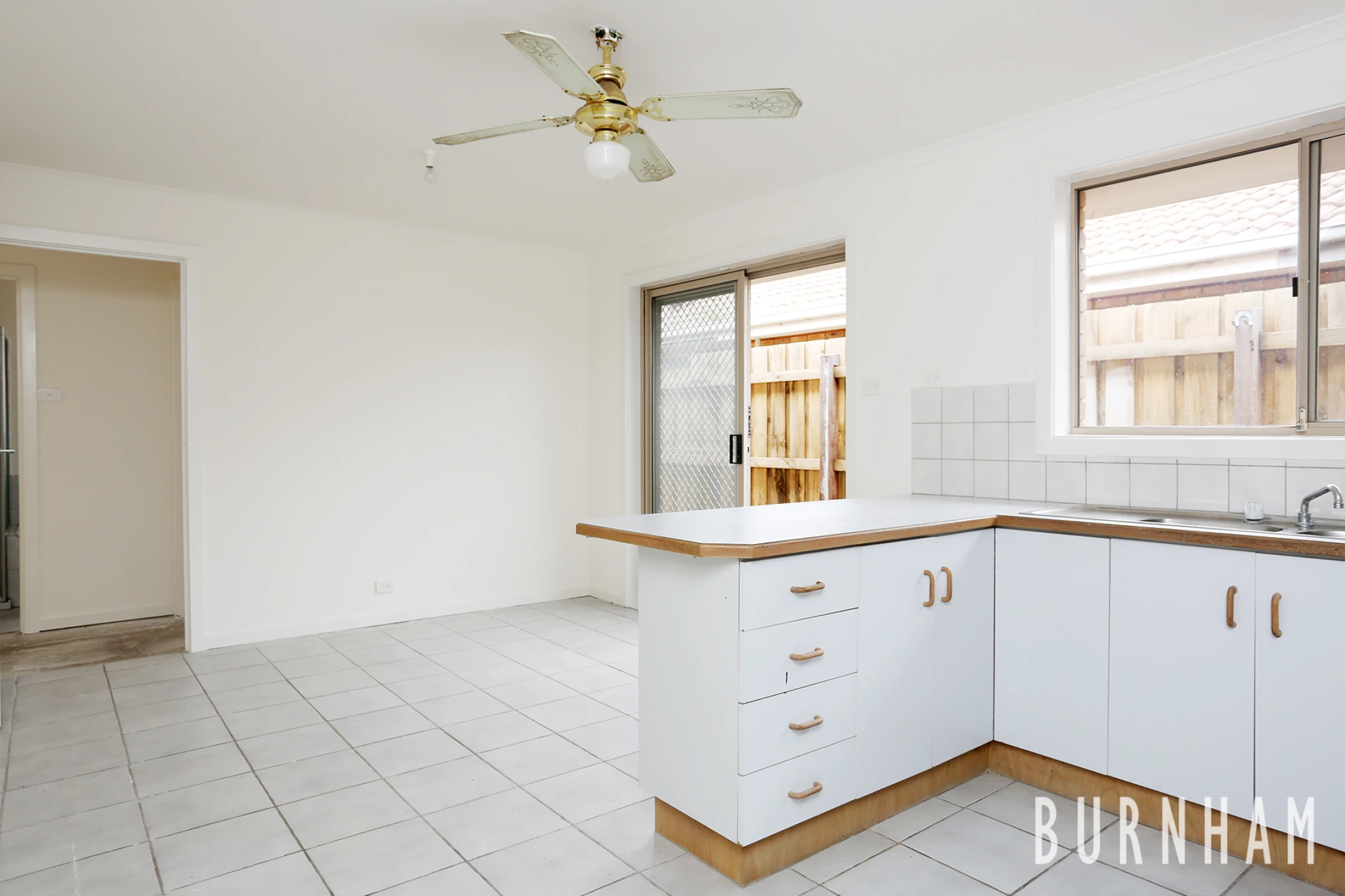 1 / 7 Devenport Court, Altona Meadows VIC 3028, Altona Meadows - Thumbnail 4