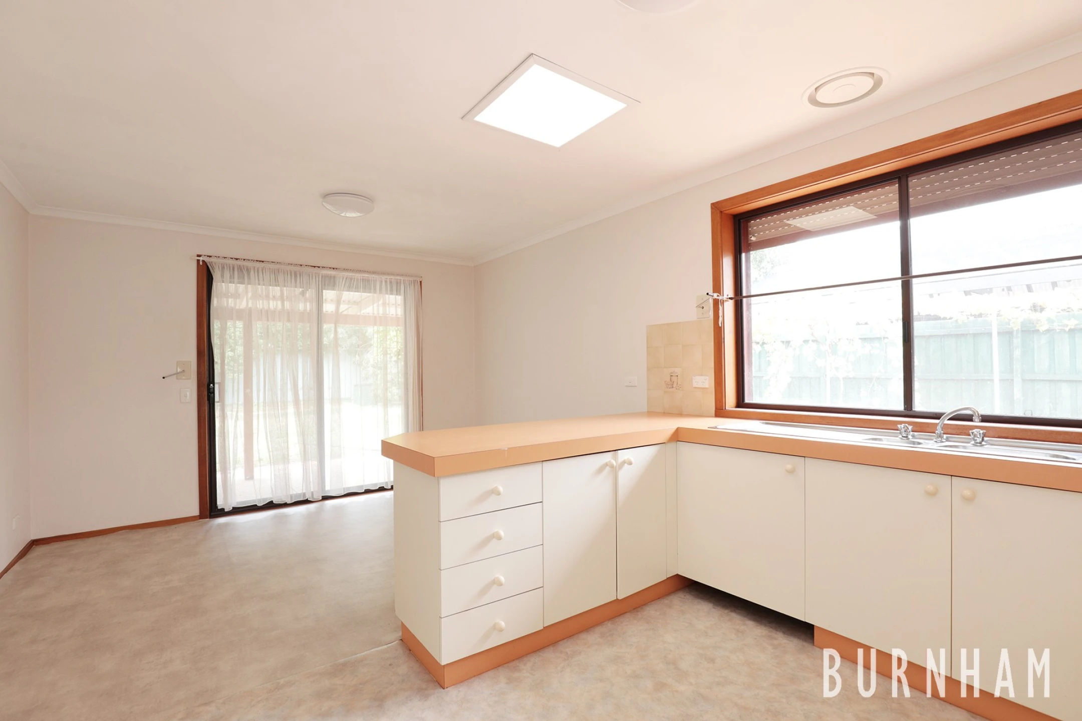 6 Courtney Avenue, Hoppers Crossing VIC 3029, Hoppers Crossing - Thumbnail 3