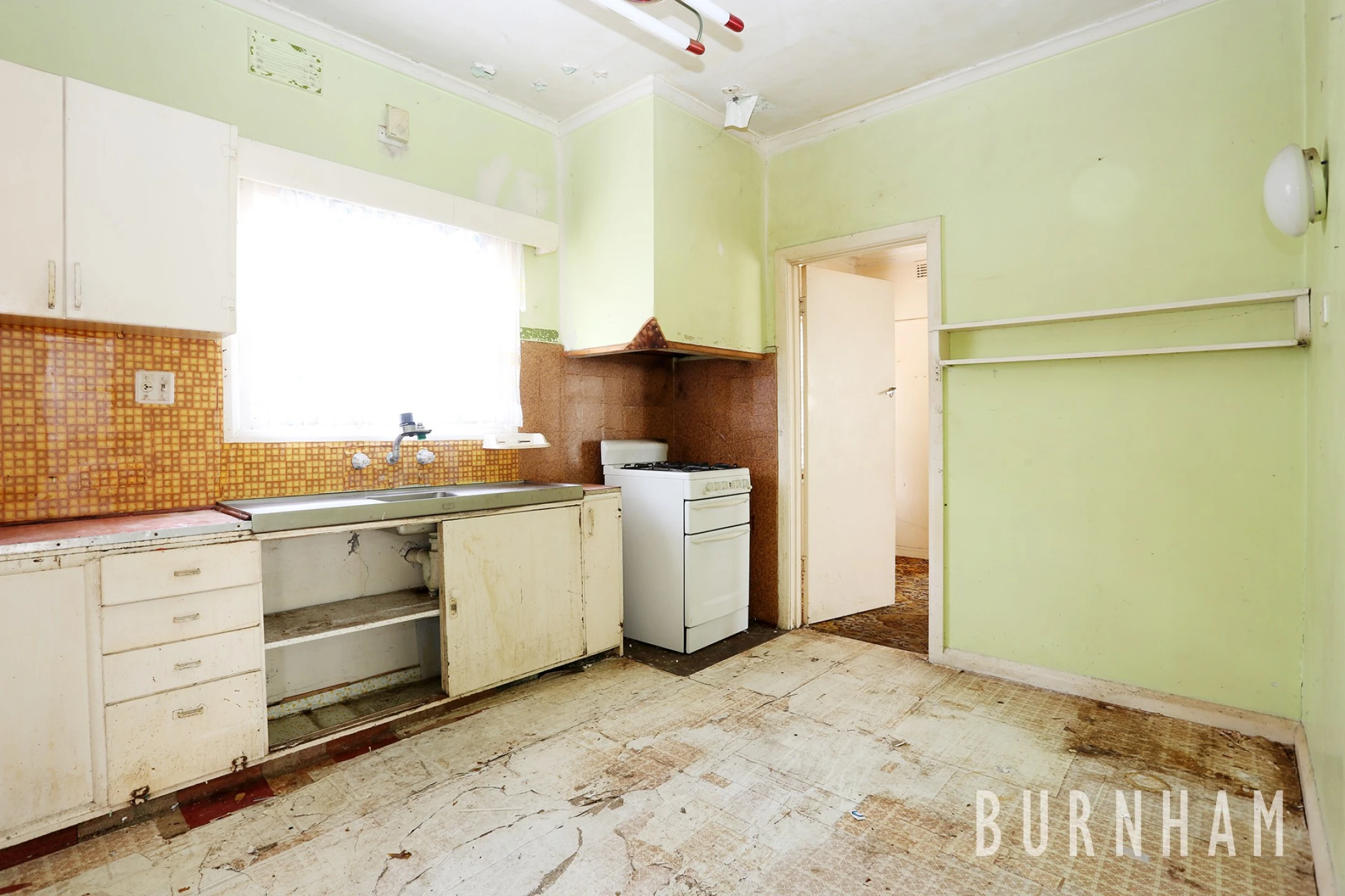 14 Woods Street, Newport VIC 3015, Newport - Thumbnail 2