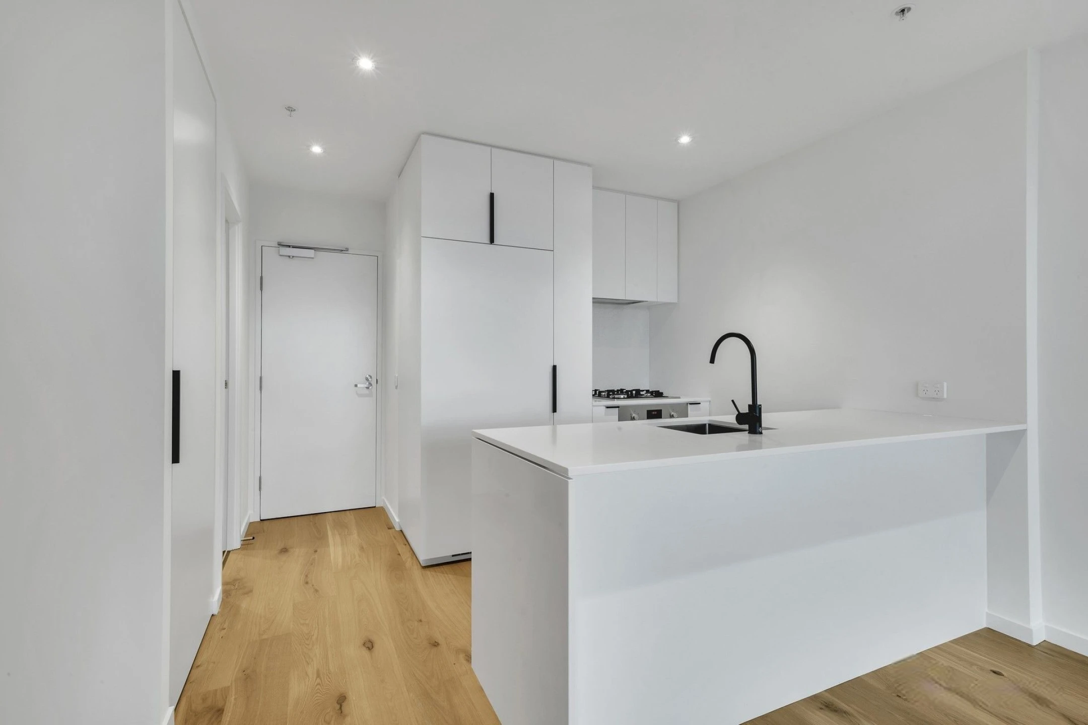 705 / 8 Hallenstein Street, Footscray VIC 3011, Footscray - Thumbnail 3