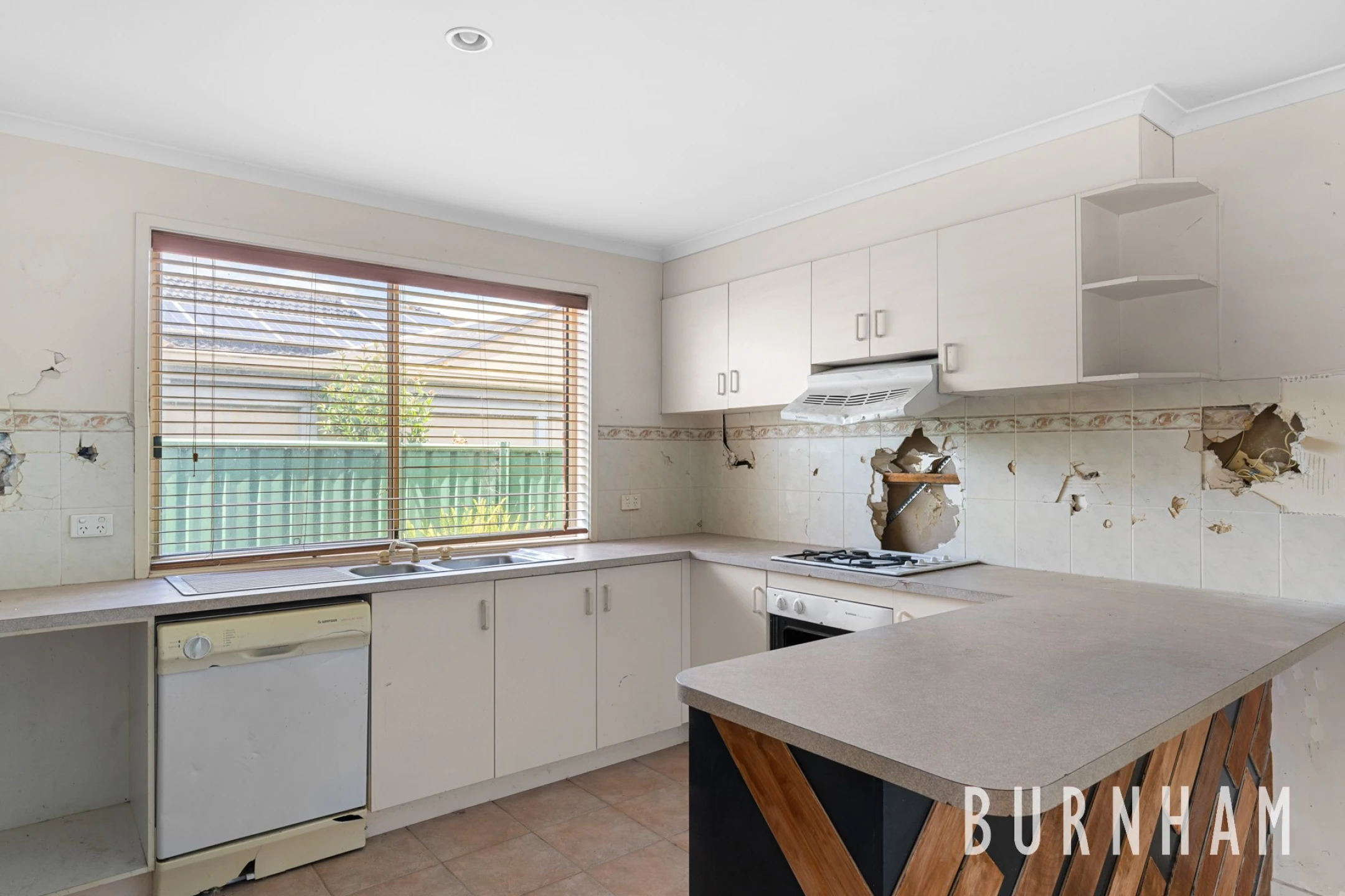 17 Kelly Avenue, Burnside VIC 3023, Burnside - Thumbnail 3