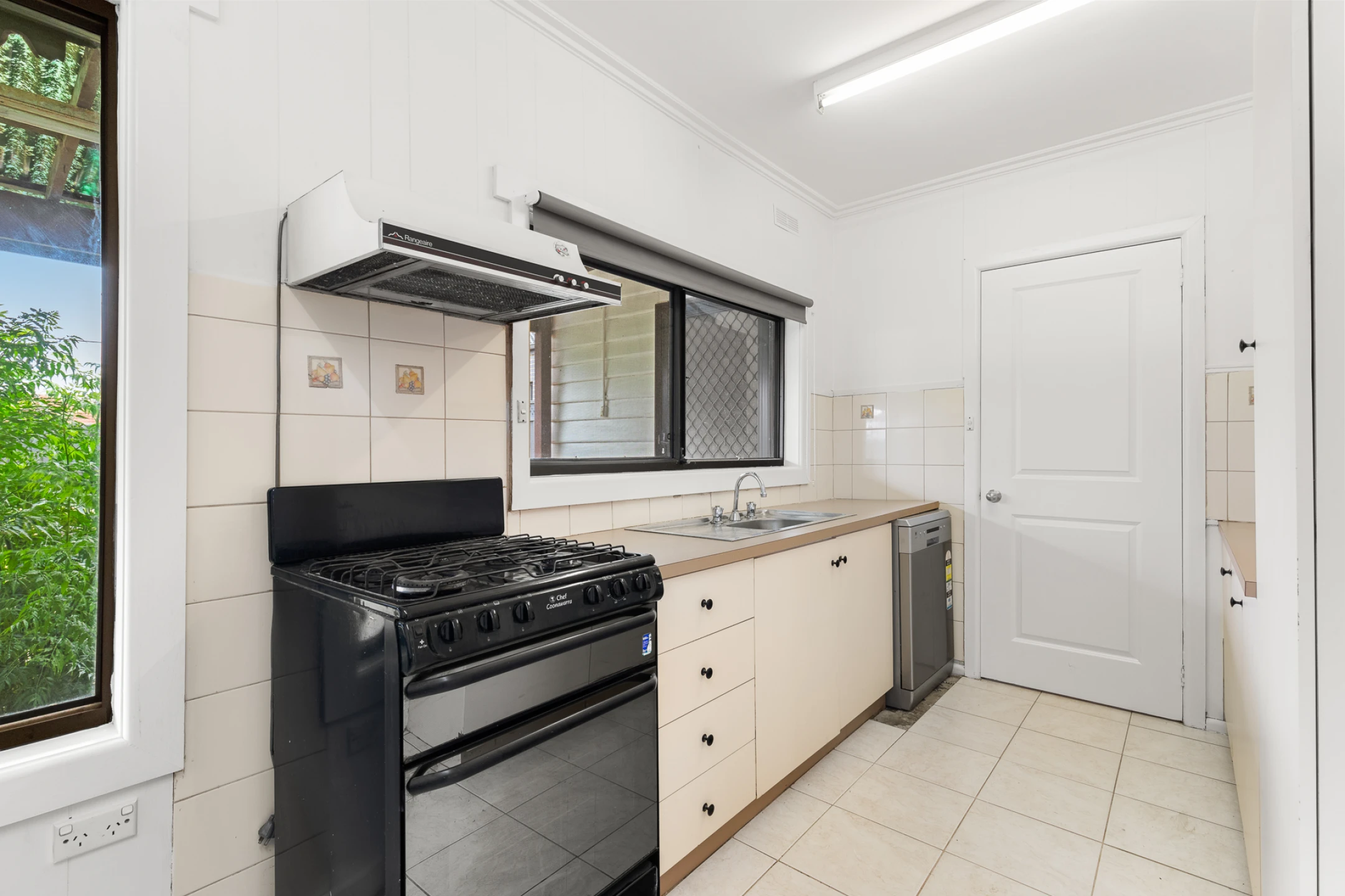 11 Blackley Court, Deer Park VIC 3023, Deer Park - Thumbnail 4
