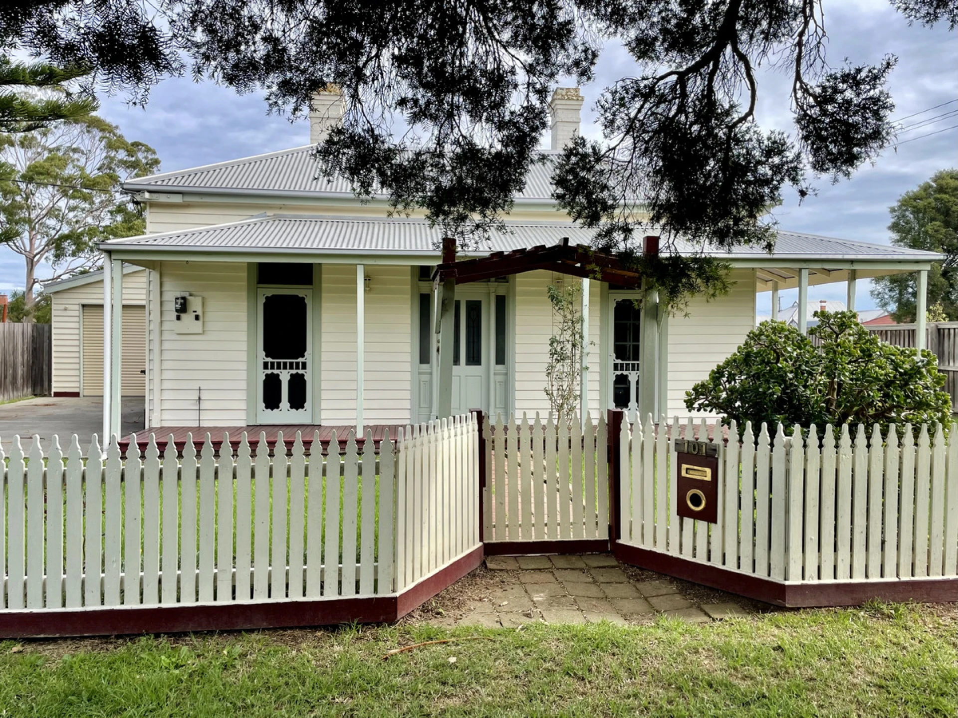 Property enquiry form background image