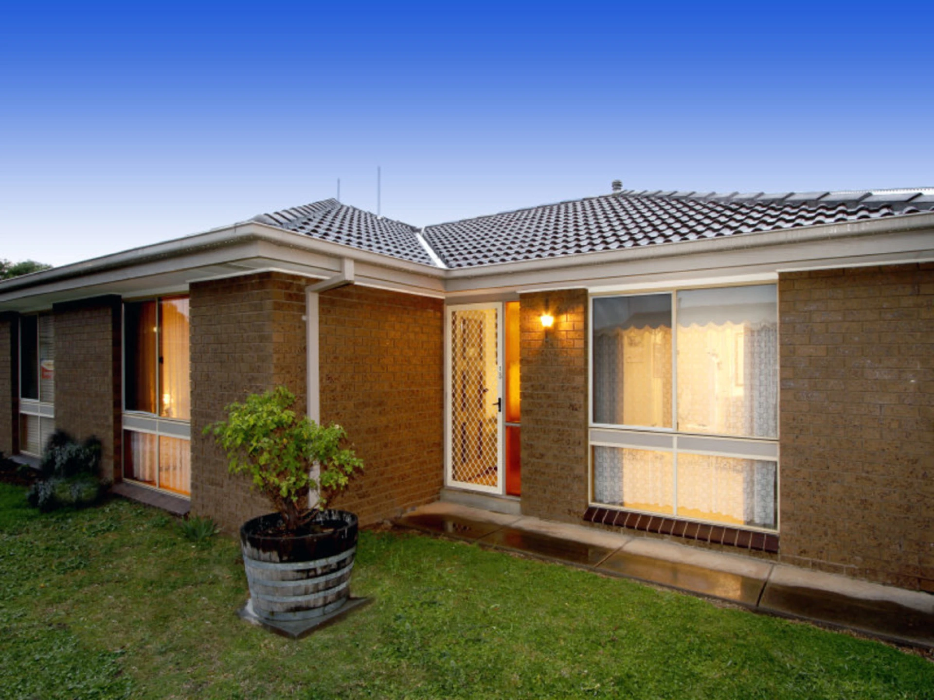 Property enquiry form background image