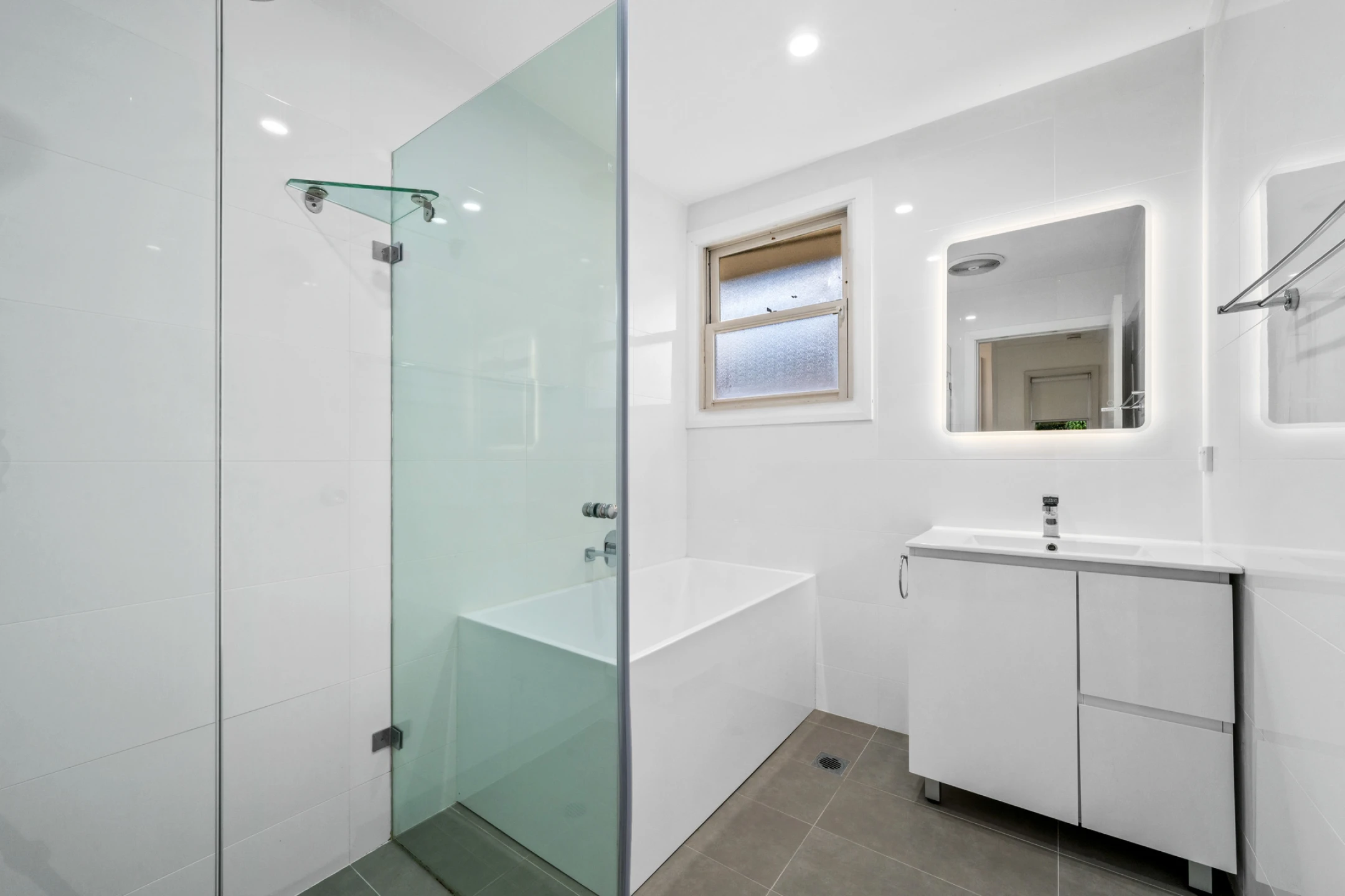 1 / 30A The Crescent, Dee Why Beach NSW 2099, Dee Why - Thumbnail 8