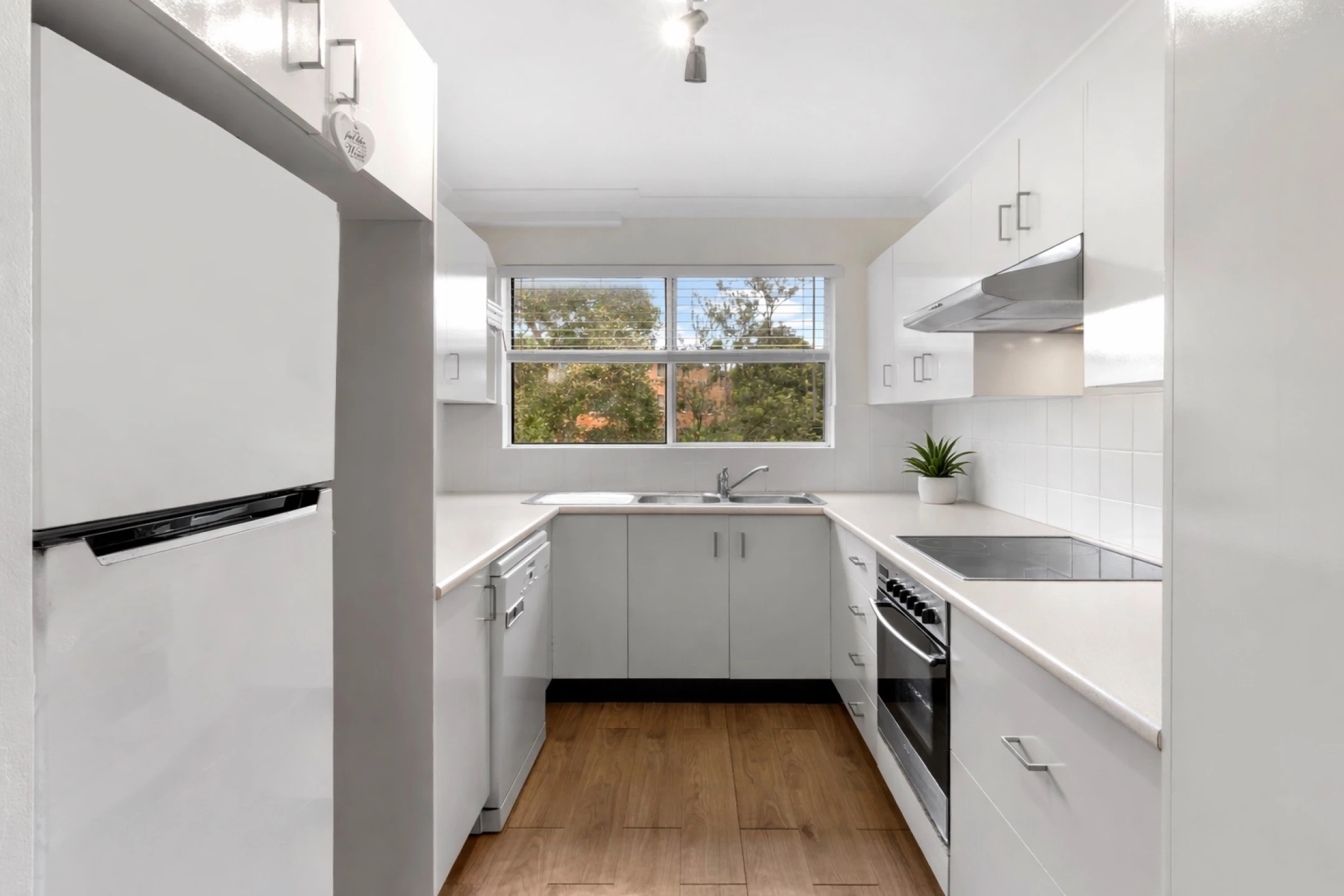 5 / 5 Clarence Avenue, Dee Why NSW 2099, Dee Why - Thumbnail 5