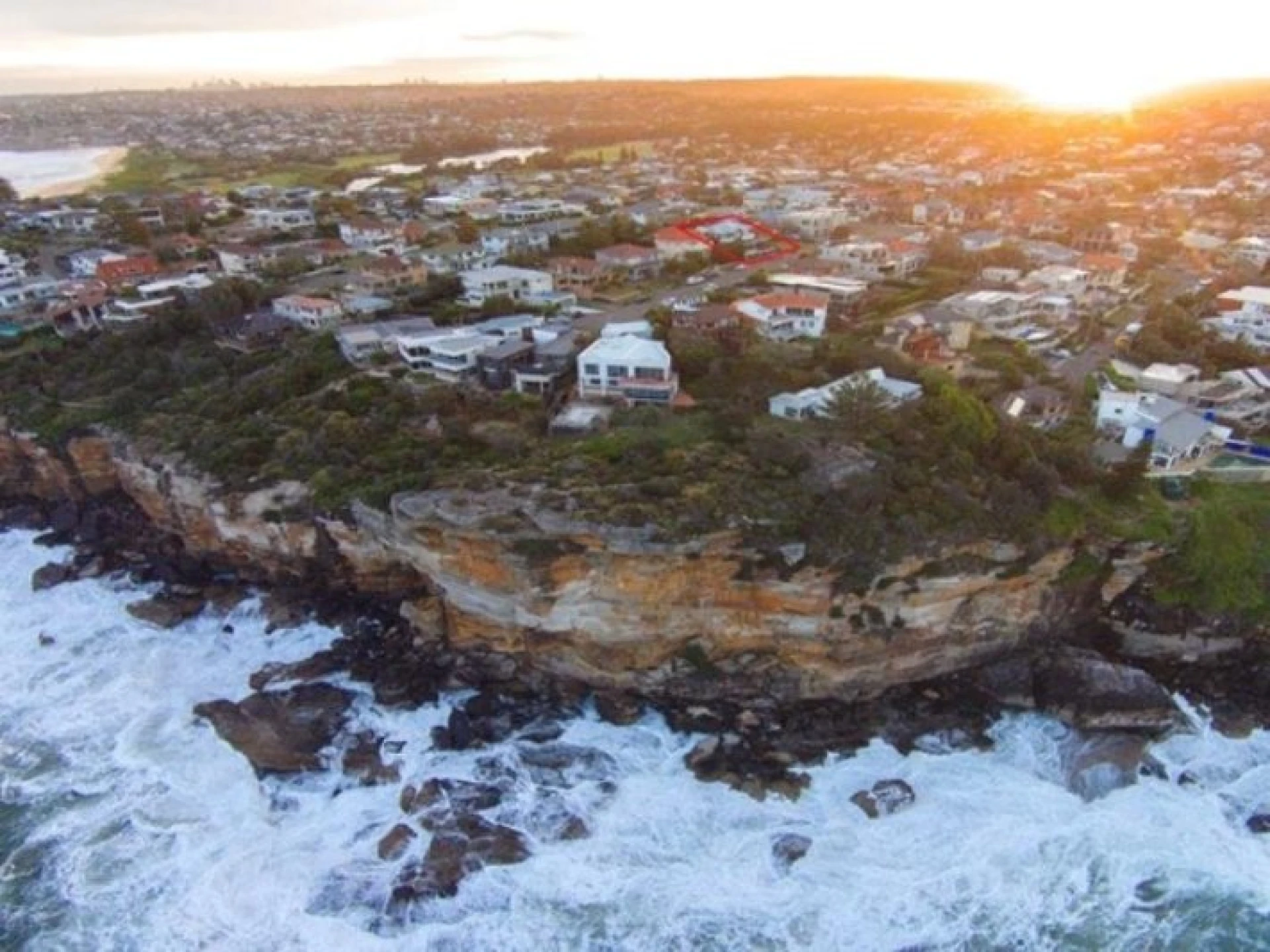 3 Summit Avenue, Dee Why NSW 2099, Dee Why - Thumbnail 2