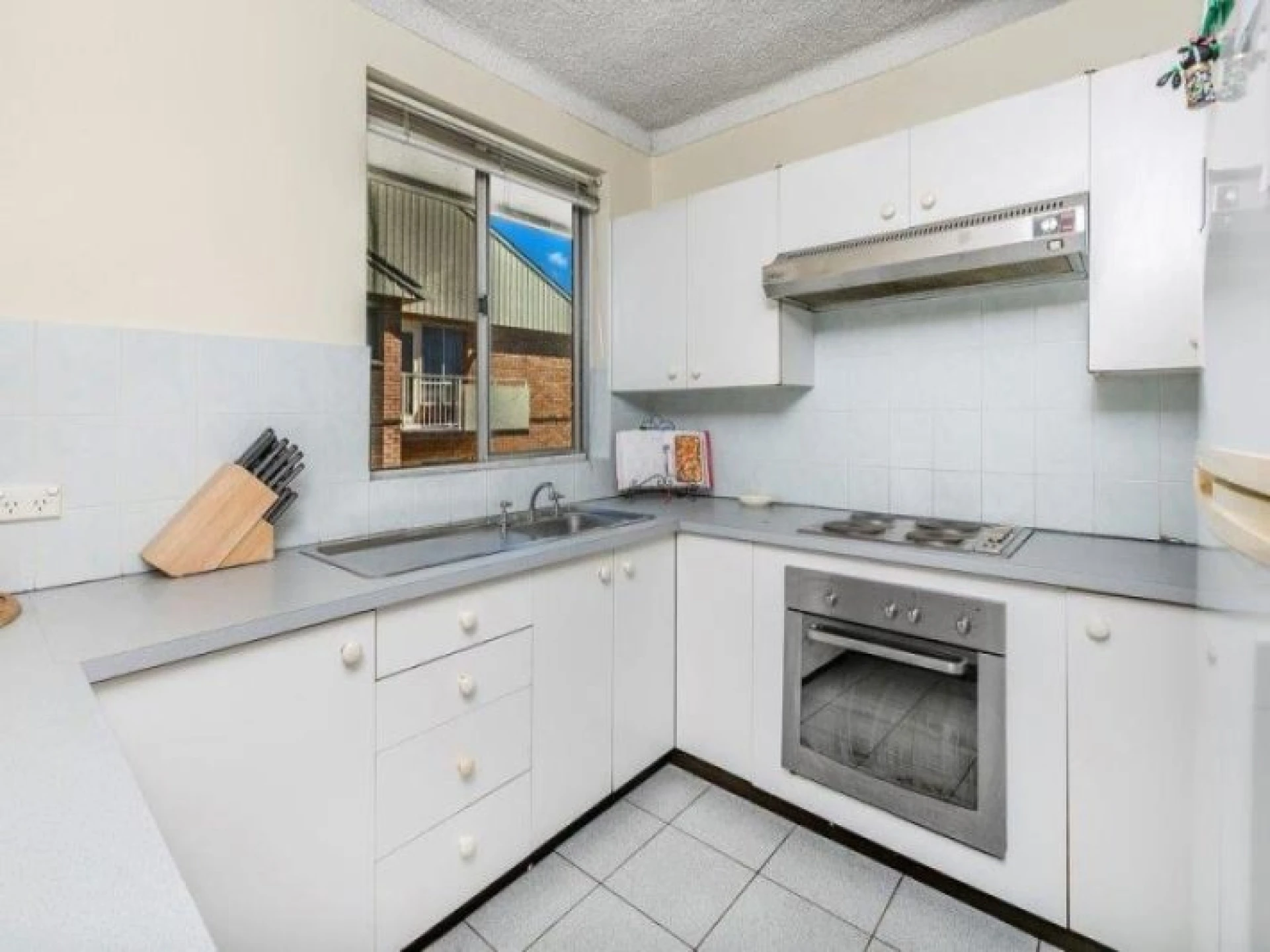 8 / 7 Kempsey Close, DEE WHY NSW 2099, Dee Why - Thumbnail 2