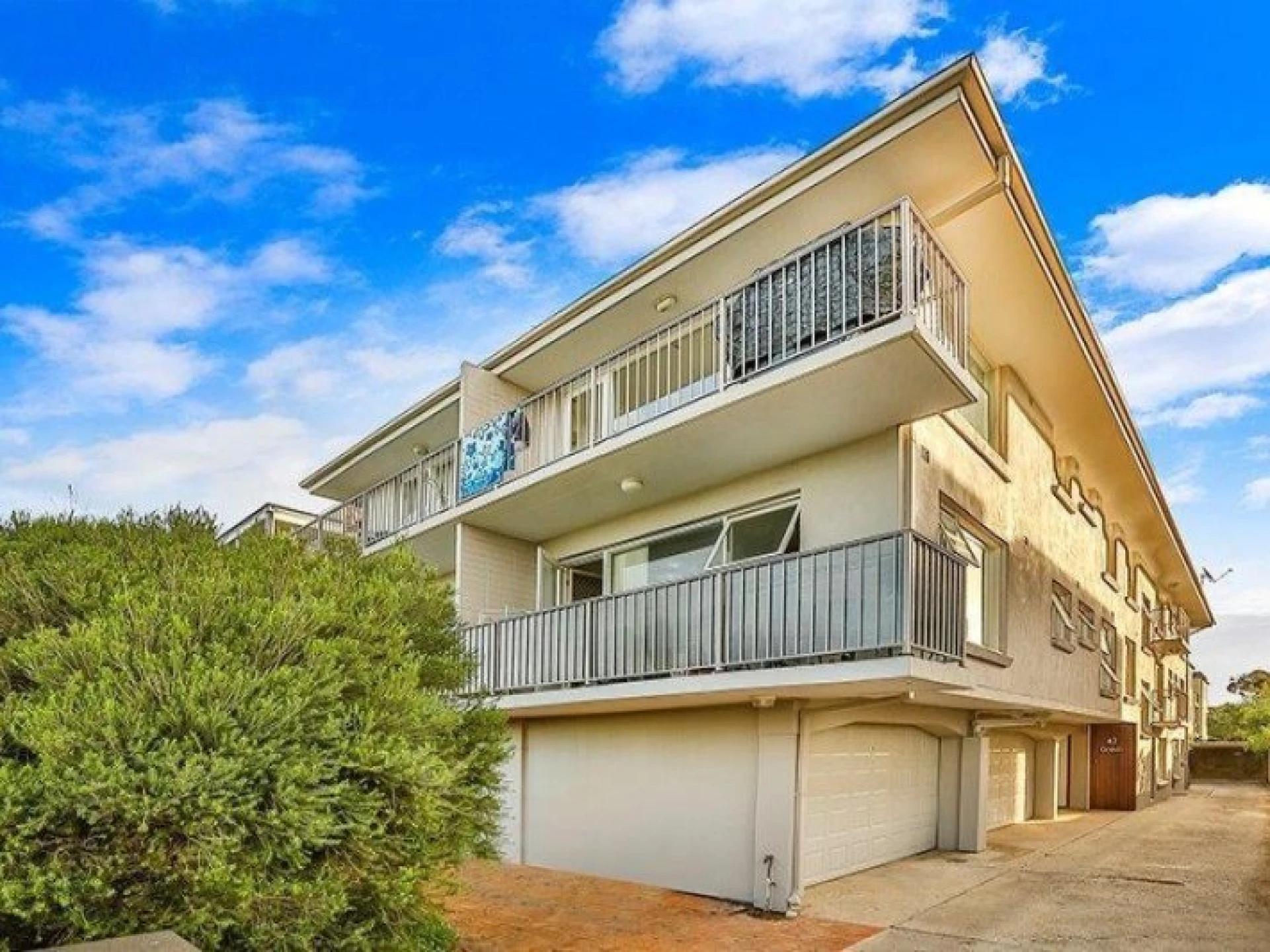 1 / 42 Ocean Street, Narrabeen NSW 2101, Narrabeen - Thumbnail 2