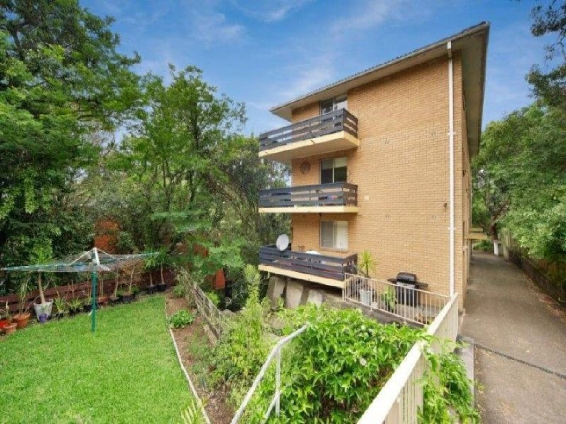 8 / 29 Redman Road, DEE WHY NSW 2099, Dee Why - Thumbnail 2
