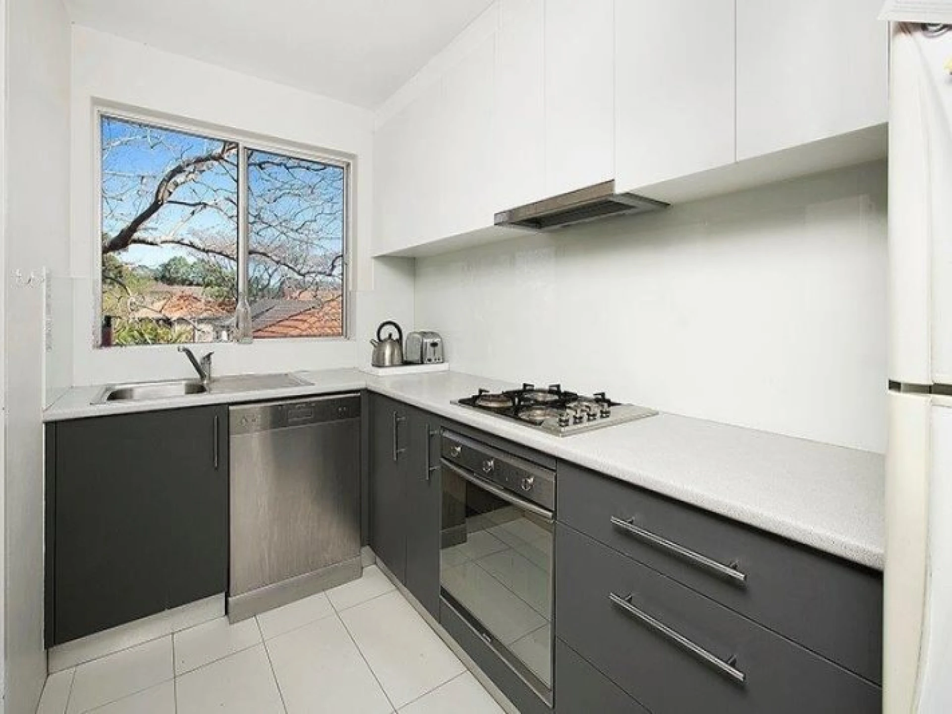 6 / 56 Wyadra Avenue, Freshwater NSW 2096, Freshwater - Thumbnail 4