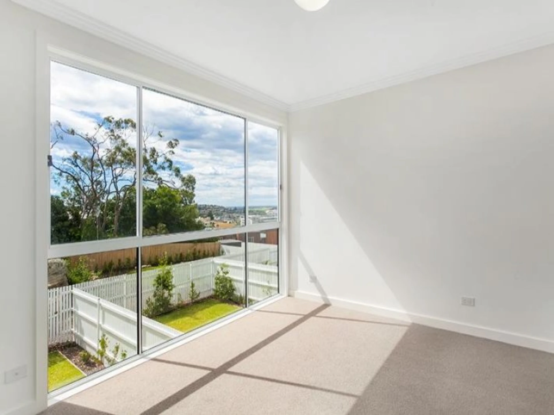 2 / 8 Moorilla Street, DEE WHY NSW 2099, Dee Why - Thumbnail 2